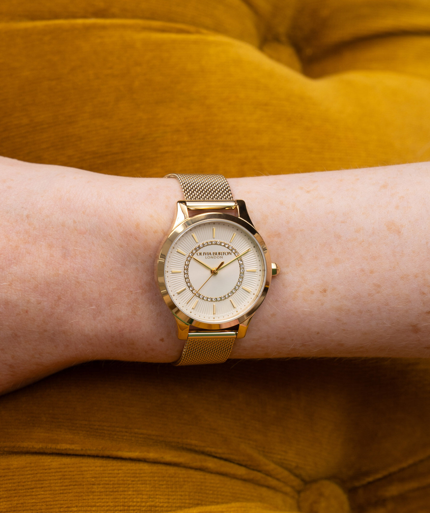 OLIVIA BURTON 「〈OLIVIA BURTON(ｵﾘﾋﾞｱﾊﾞｰﾄﾝ)〉ｸﾗｼｯｸ ﾜﾝﾀﾞｰﾗｽﾄ ｱｲﾎﾞﾘｰ&ｺﾞｰﾙﾄﾞﾒｯｼｭ」|腕時計|YELLOW GOLD