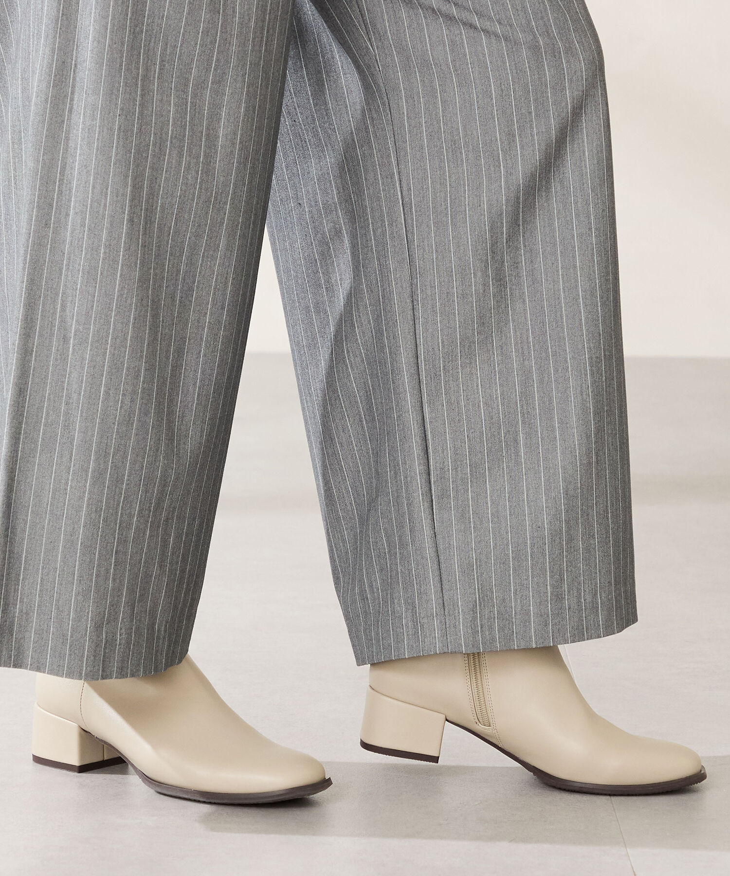 WA Oriental TRaffic「サークルバックル ショートブーツ /52401 ヒール4.5ｃｍ 太ヒール」|ショートブーツ|