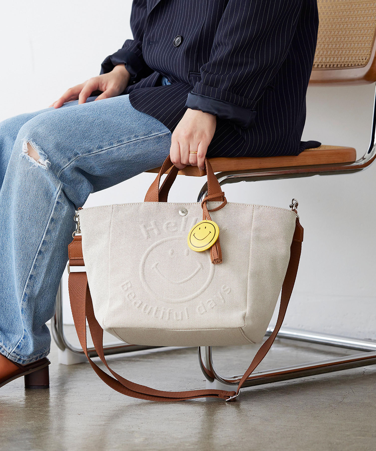 TOPKAPI BREATH「【Breath TOPKAPI】SMILE COLLECTION エンボス スマイル 2way トートバッグ /スマイルチャーム付き」|トートバッグ|ベージュ