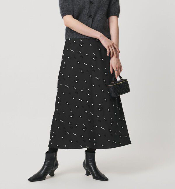 UNITED ARROWS「サテン フラワー ジャガード ロングスカート ブラック」|フレア|BLACK