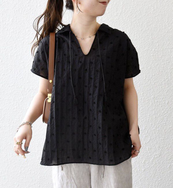 SHIPS any「《予約》SHIPS any:〈洗濯機可能〉ドット ジャカード タッセル スキッパー ブラウス」|シャツ・ブラウス|ブラック