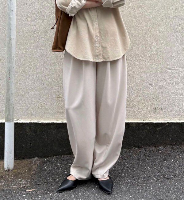 fredy emue「コクーンギャザーパンツ」|チノ|