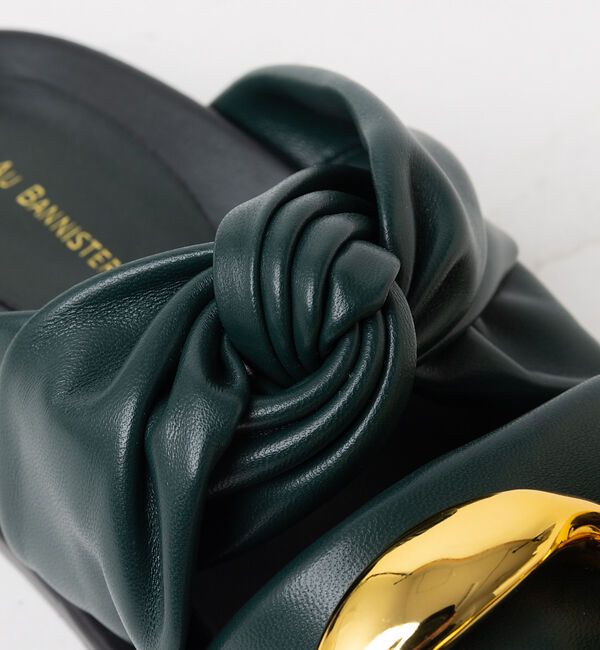 AU BANNISTER「ビッグチェーンモチーフ フットベッドサンダル」|サンダル|