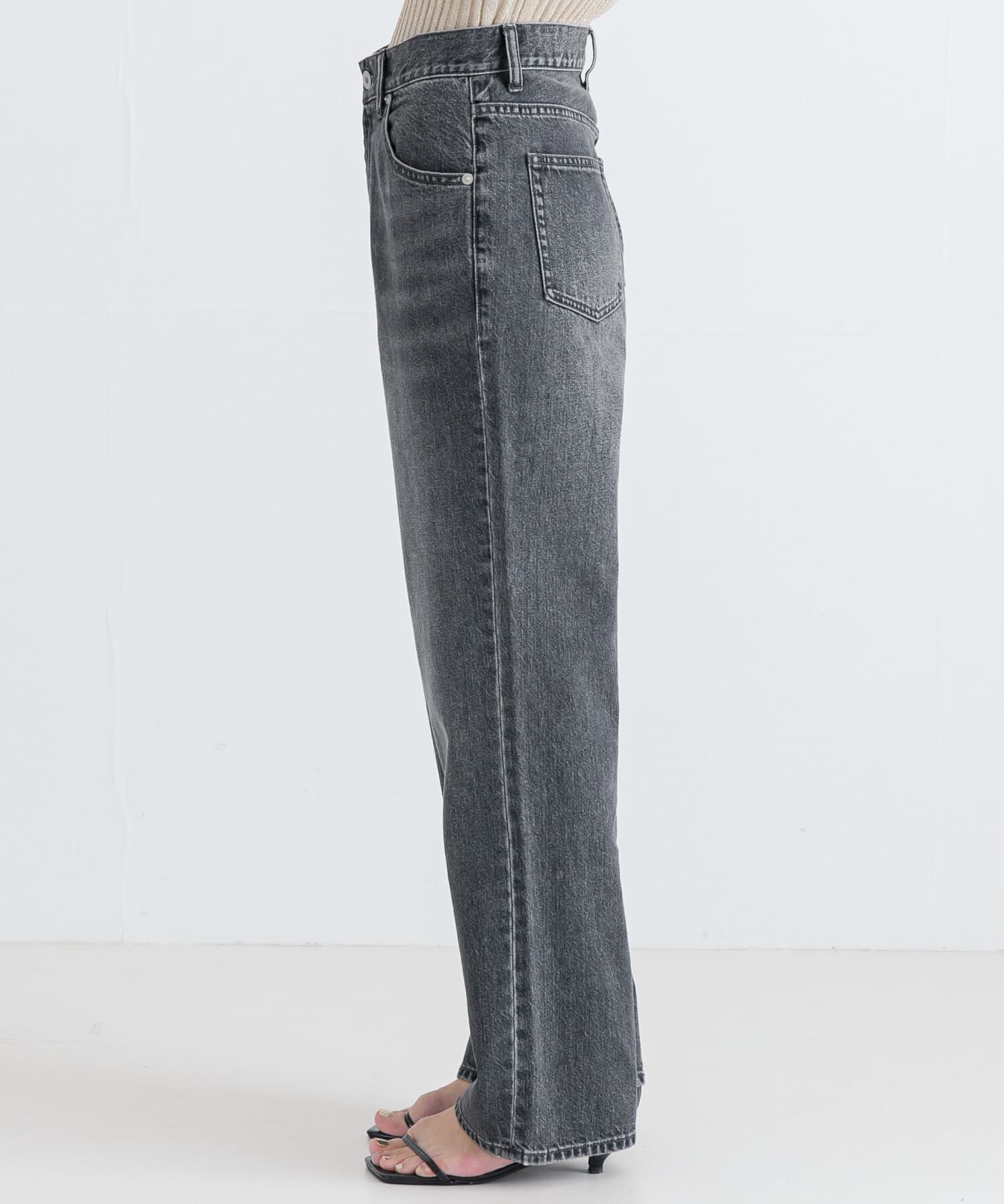 URBAN RESEARCH「『3サイズ展開』new basic　ストレートフィットデニムパンツ」|デニム|