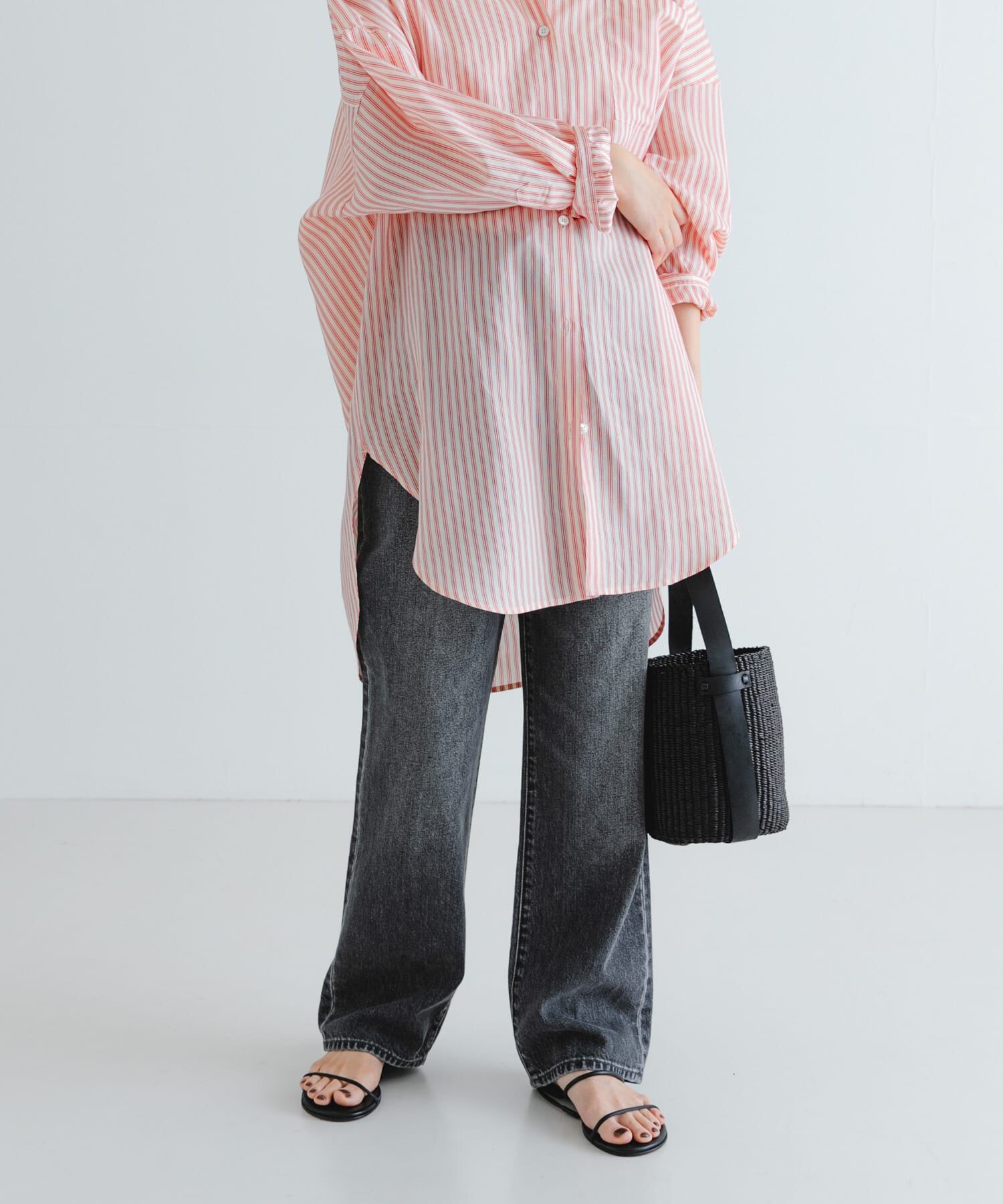 URBAN RESEARCH「『3サイズ展開』new basic　ストレートフィットデニムパンツ」|デニム|