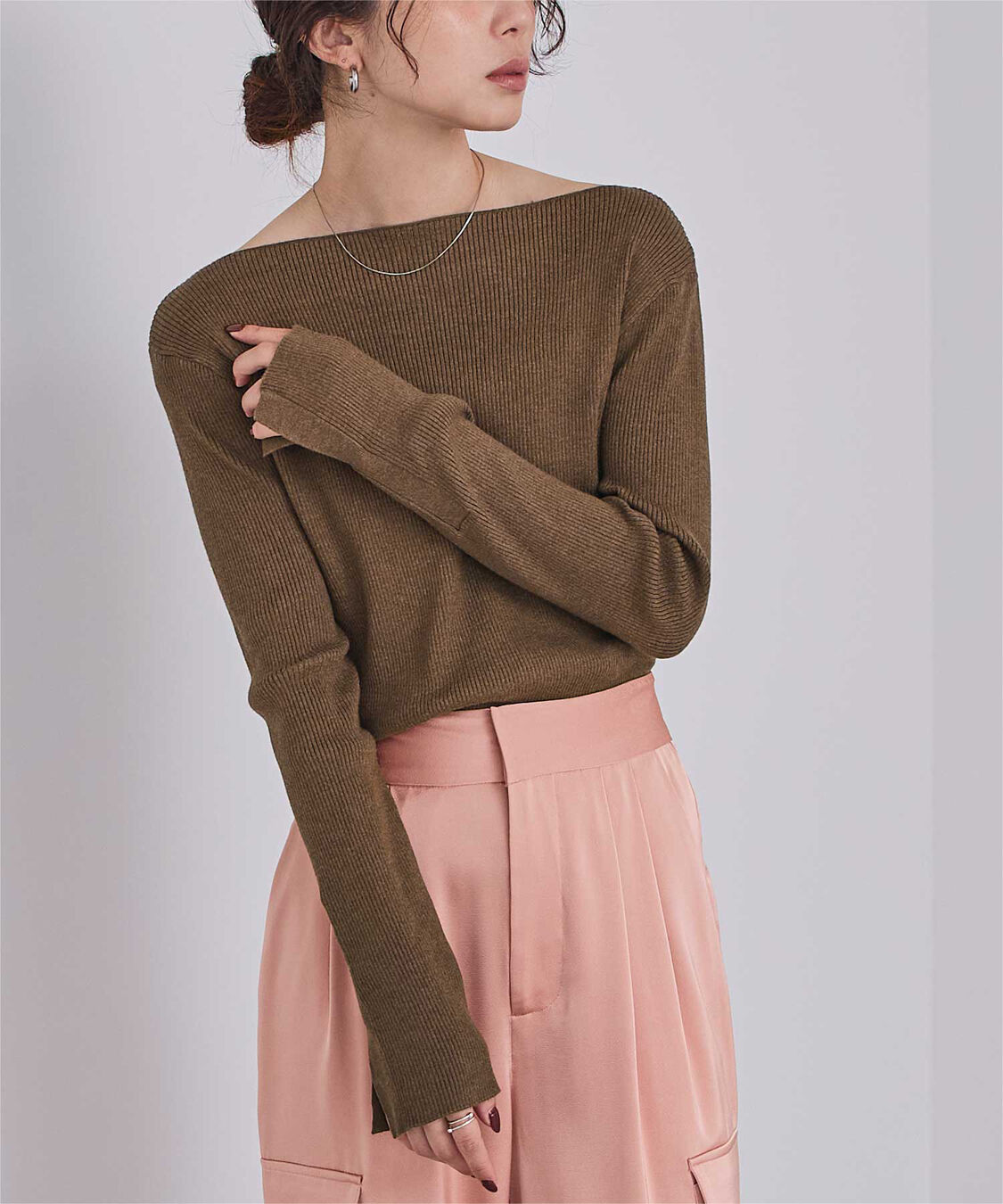 ur's「ボートネックスリットスリーブリブニット」|ニット・セーター|ブラウン