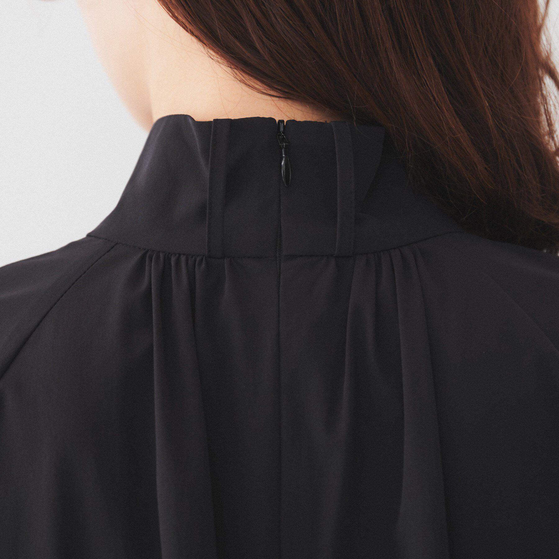 UNTITLED「【通勤】ボウタイ付スタンドネック ボリュームブラウス」|シャツ・ブラウス|