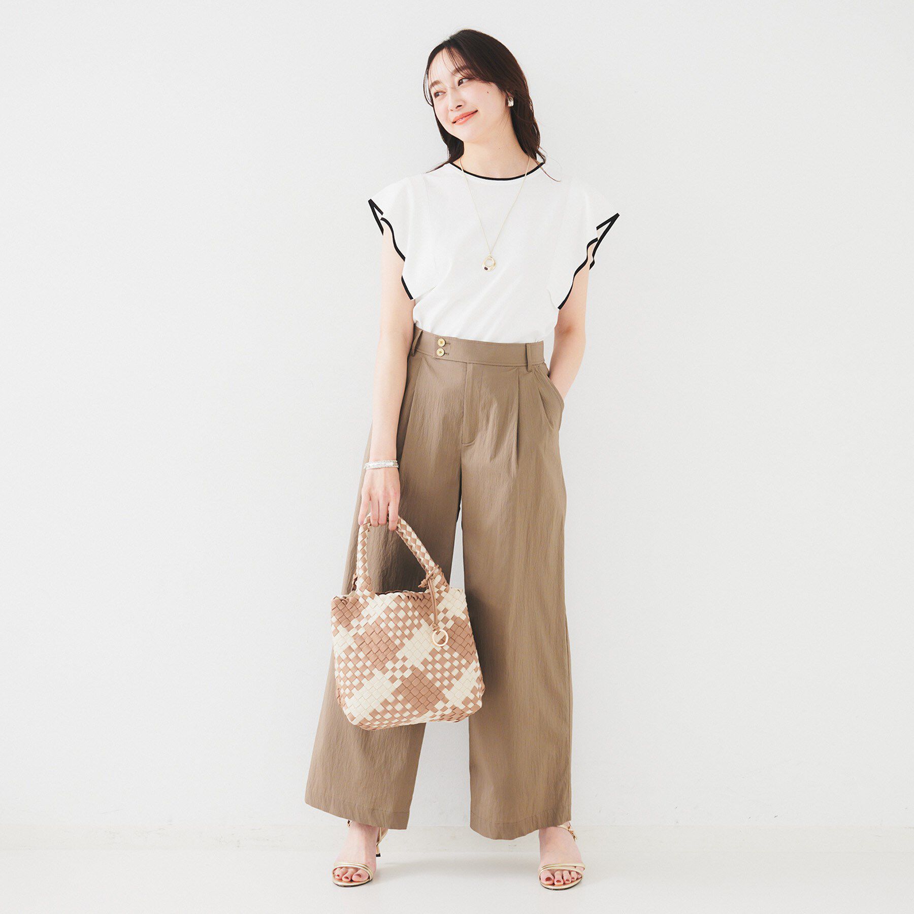 UNTITLED「【きれいめ/二の腕カバー】フリルノースリーブニット」|ニット・セーター|