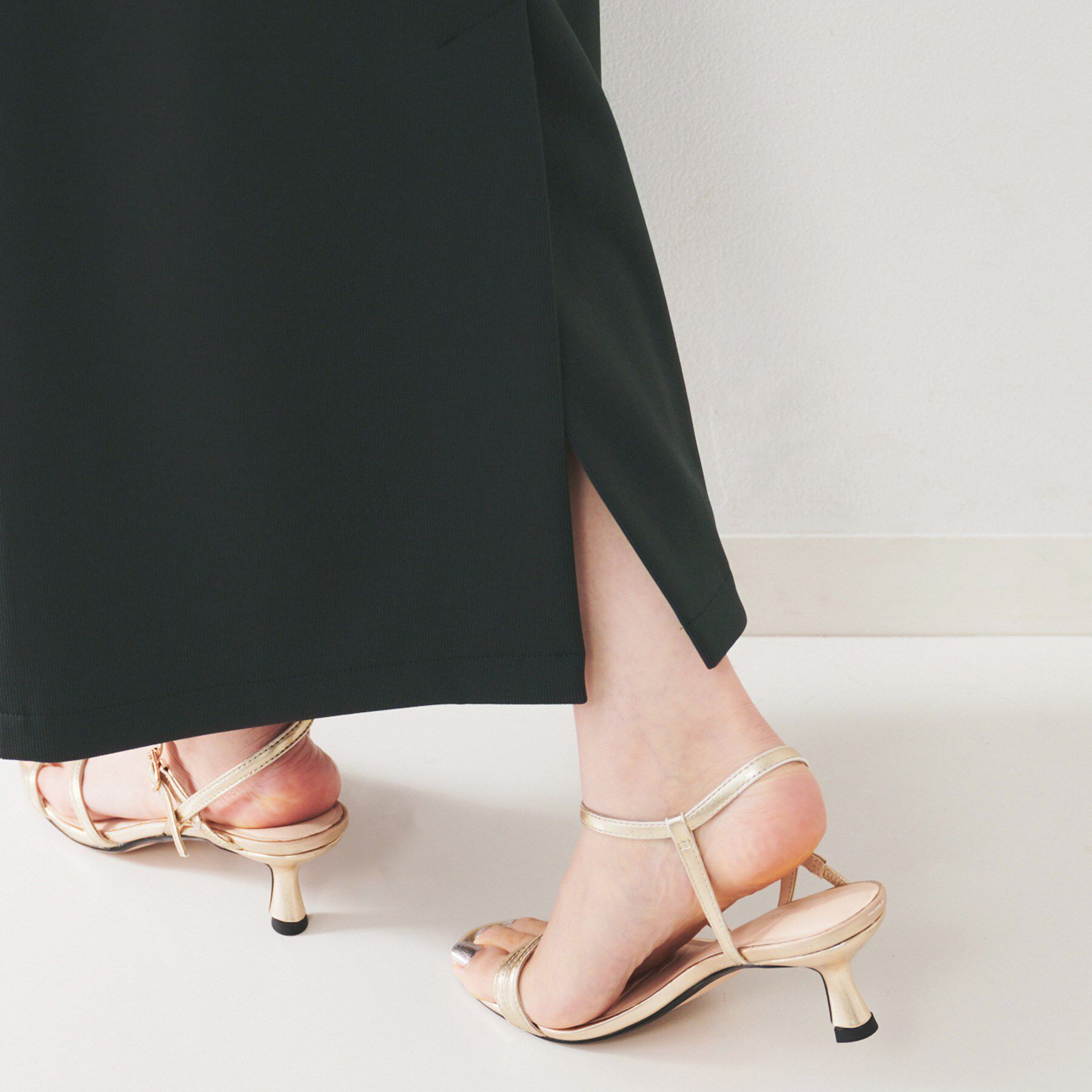 UNTITLED「【後ろウエストゴム/ストレッチ性/オンオフ】ジャージナロースカート」|スカート|