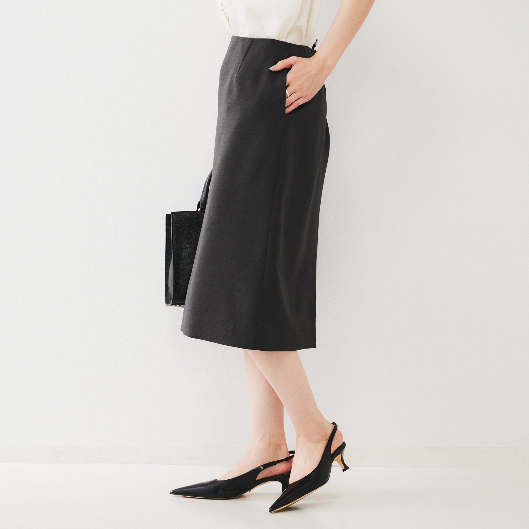 UNTITLED「【通勤スーツ】ライトウェイト タイトスカート」|スカート|