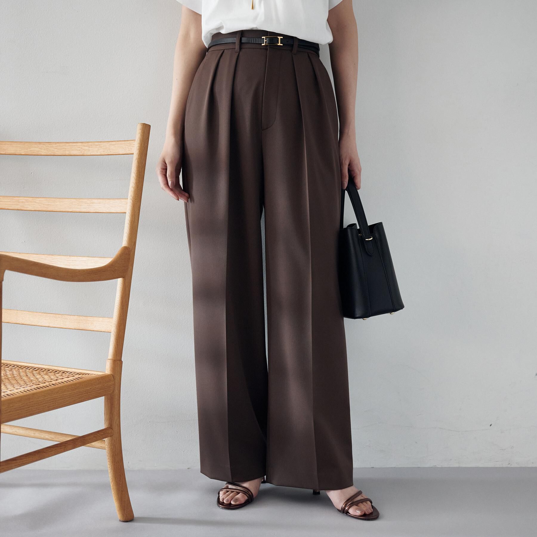 UNTITLED「【洗える/はっ水/後ろウエストゴム】ストレッチ2タックワイドパンツ」|その他|ブラウン(043)