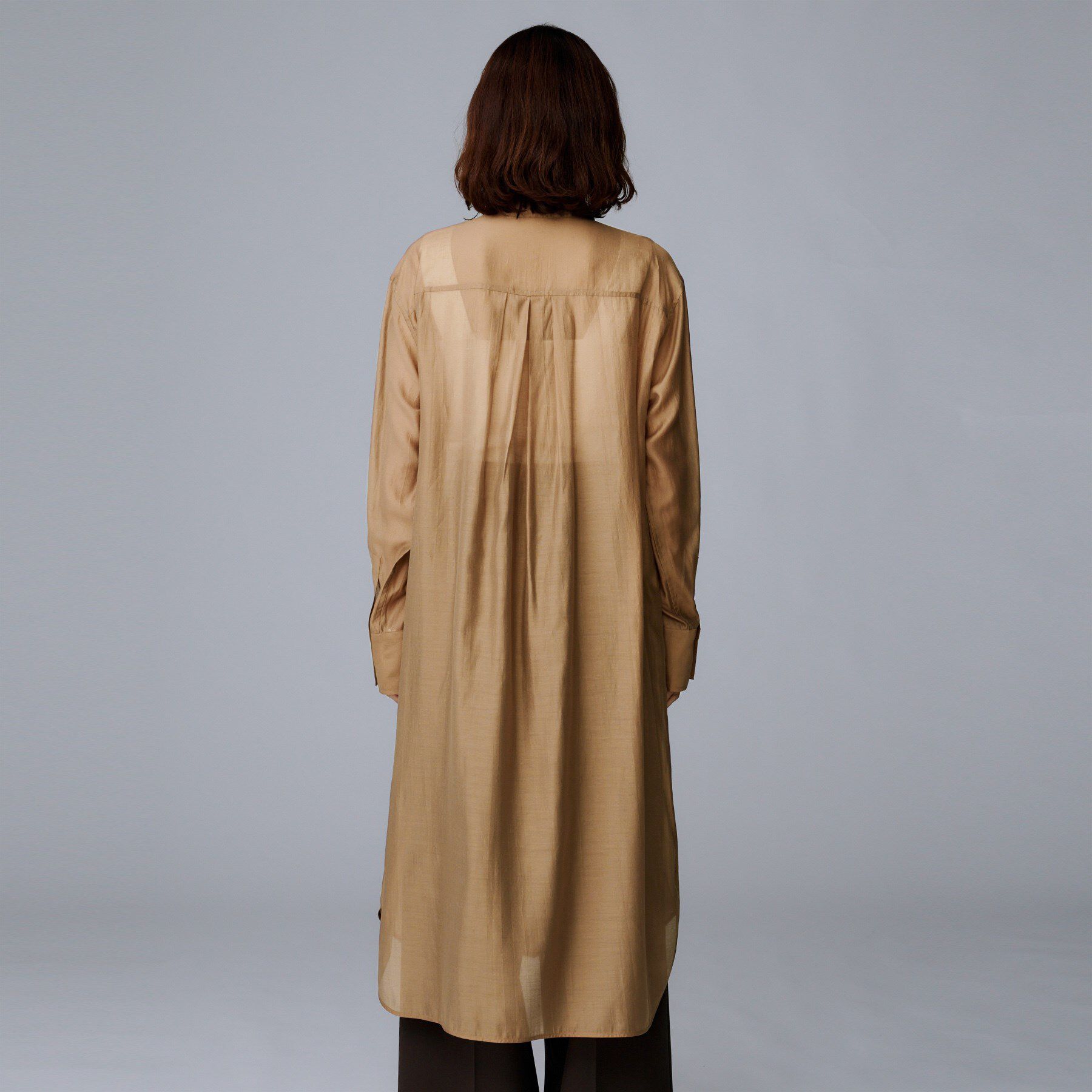 UNTITLED「【ニットと重ね着に/前開きボタン】シアーロングシャツ」|ワンピース|