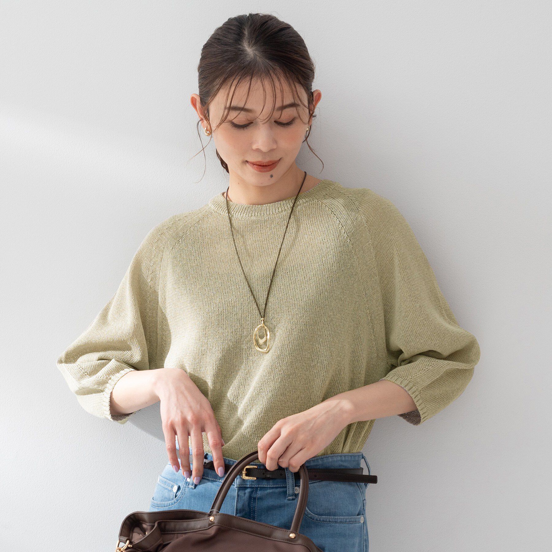 UNTITLED「【洗える/ゆったり/程よい透け感】クルーネックドライニット」|ニット・セーター|オリーブグリーン(0