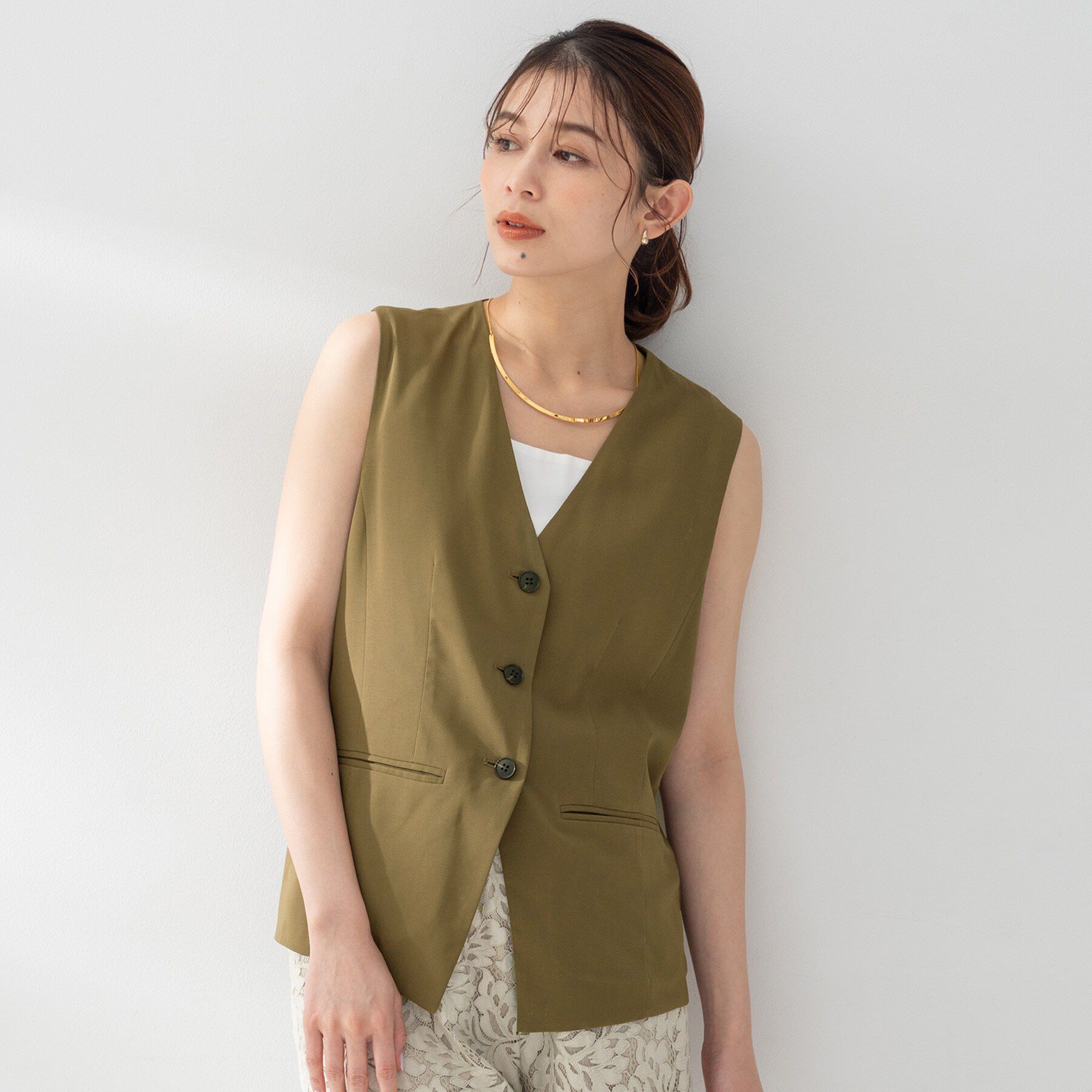 UNTITLED「【セットアップ可/接触冷感/通気性】ドライシアーVネックジレ」|ベスト・ジレ|カーキ(027)