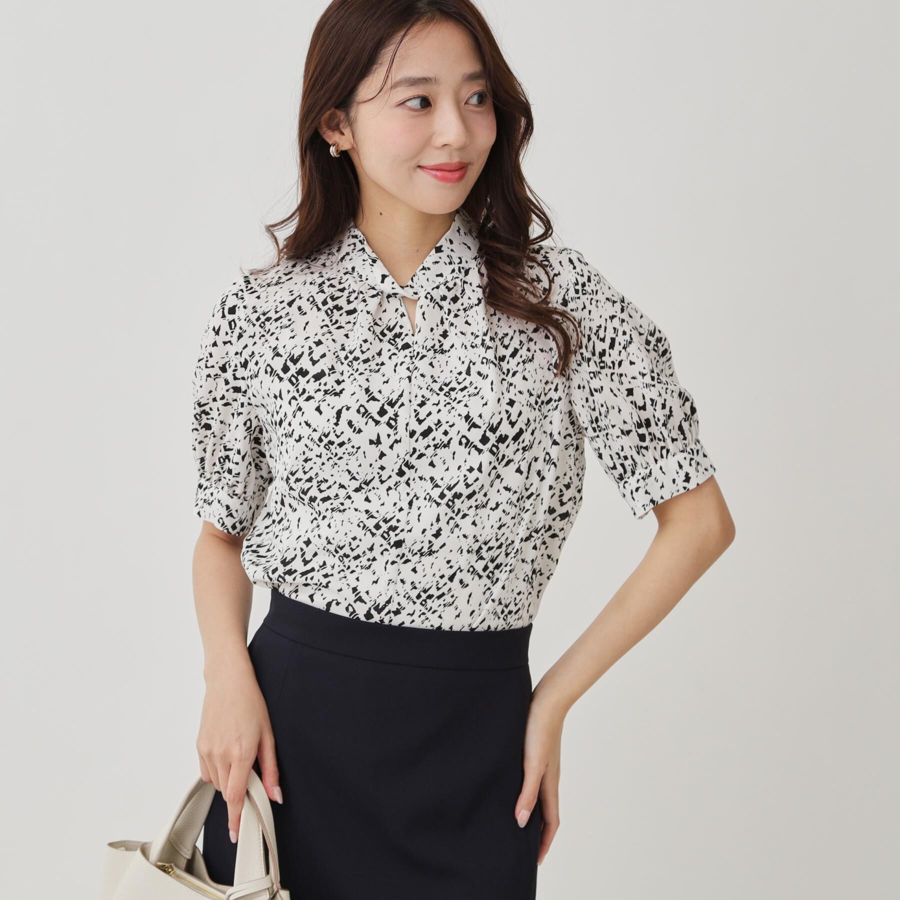 COUP DE CHANCE「【手洗い可／日本製】パフスリーブブラウス」|シャツ・ブラウス|ブラック(119)