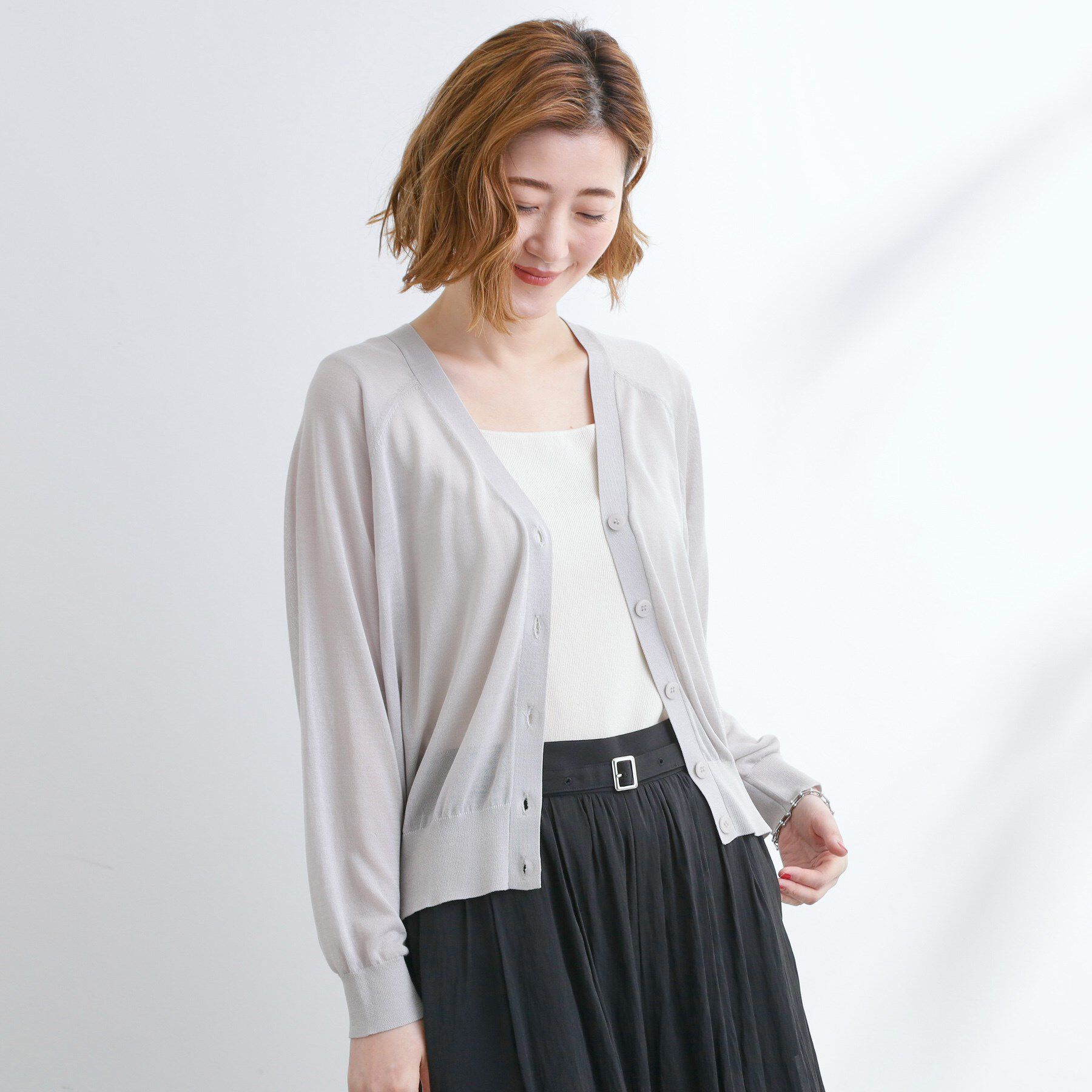 grove「さっと二の腕カバー　大人な抜け感シアーラグランVネックカーデ」|カーディガン|