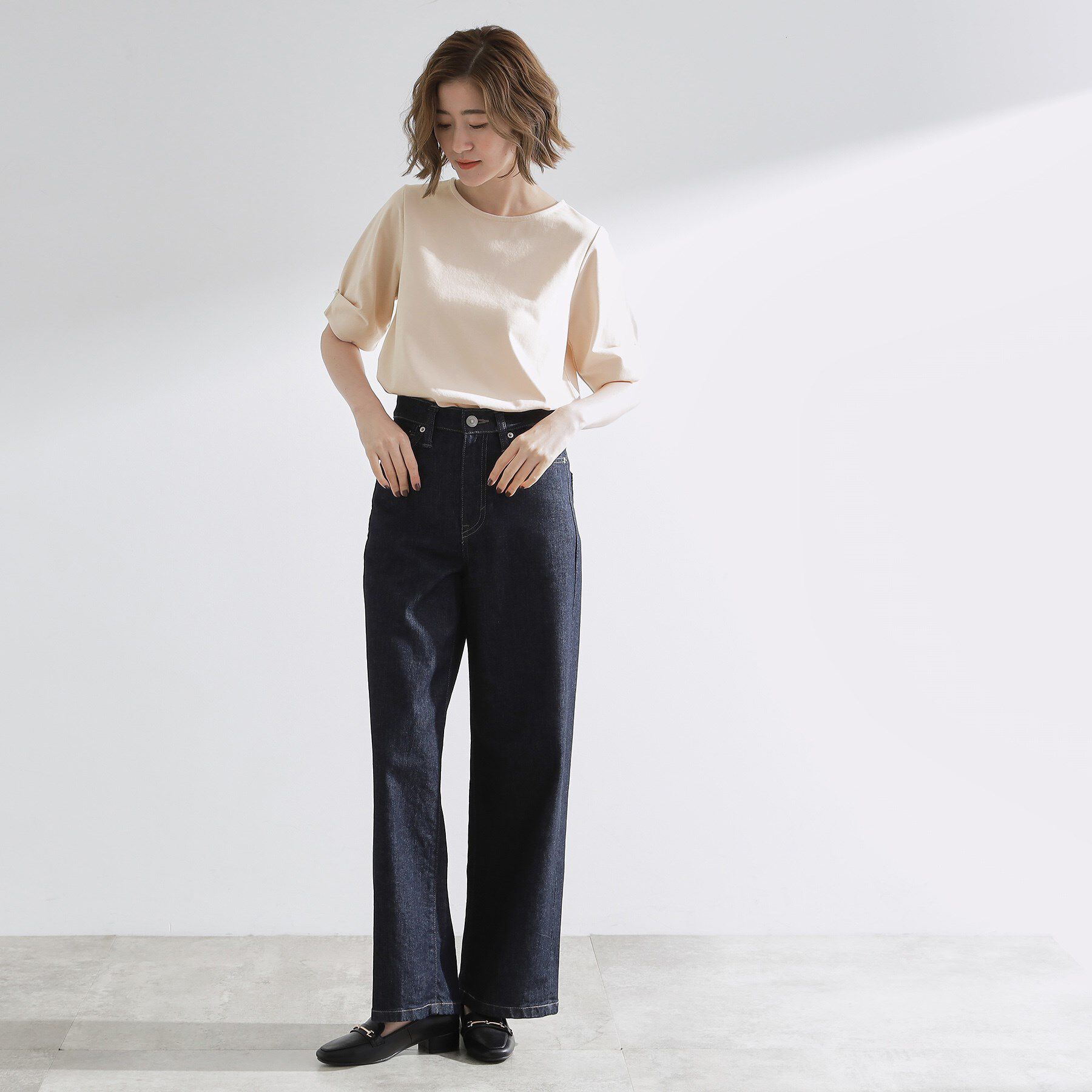 grove「きちんと感と女性らしさ、二の腕カバーが一枚で叶う　袖口パール調ボタンプルオーバー」|Tシャツ・カットソー|