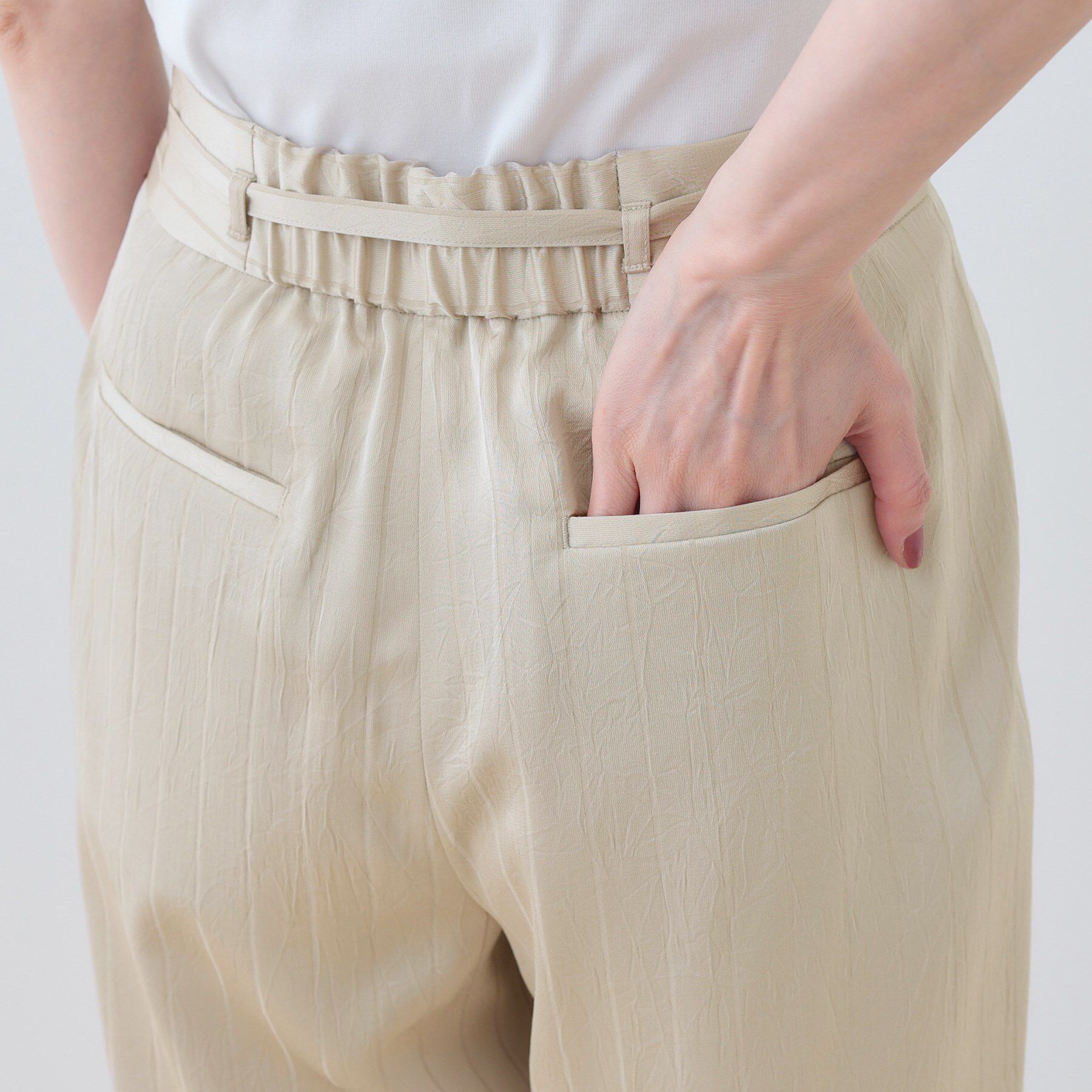 INDIVI「【洗える／UVケア／サッシュベルト付】ストライプ柄サテンテーパードパンツ」|その他|