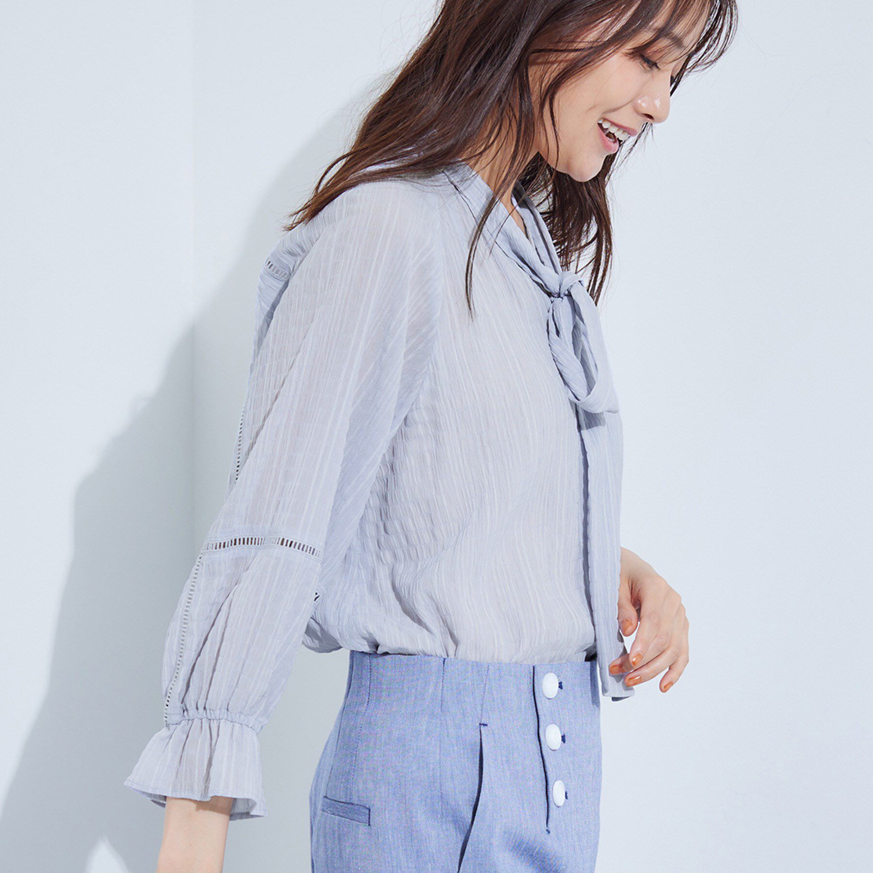 INDIVI「【洗える／シャーリング素材】ボリューム袖エアリーブラウス」|シャツ・ブラウス|