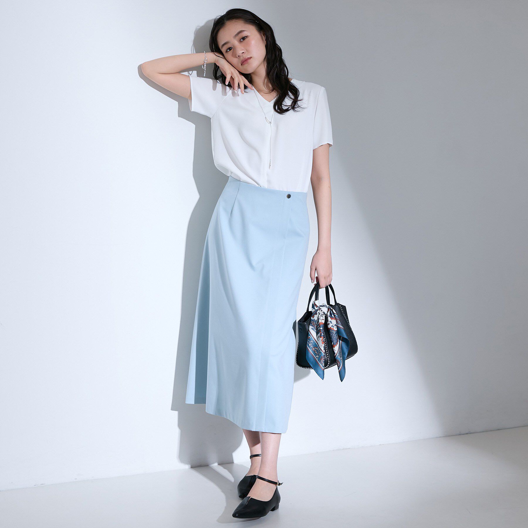 INDIVI「【洗える／通勤】無地＆マルチストライプ柄Vネックブラウス」|シャツ・ブラウス|