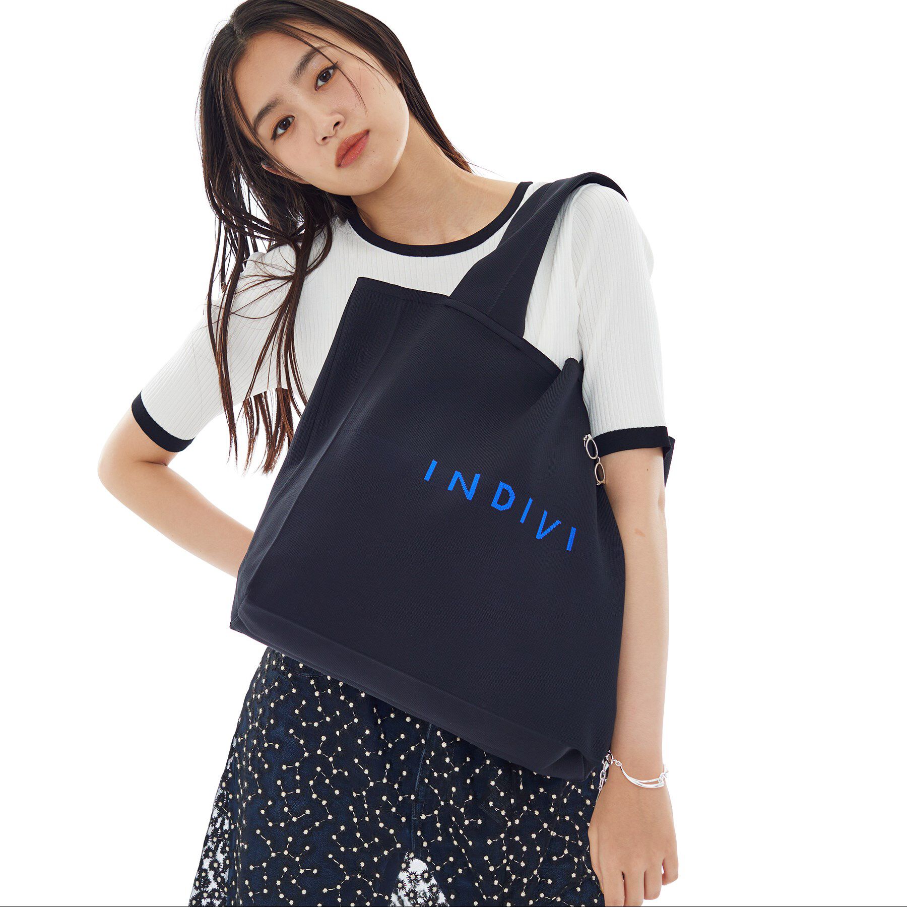 INDIVI「【A4サイズ対応】ロゴニットトート」|トートバッグ|