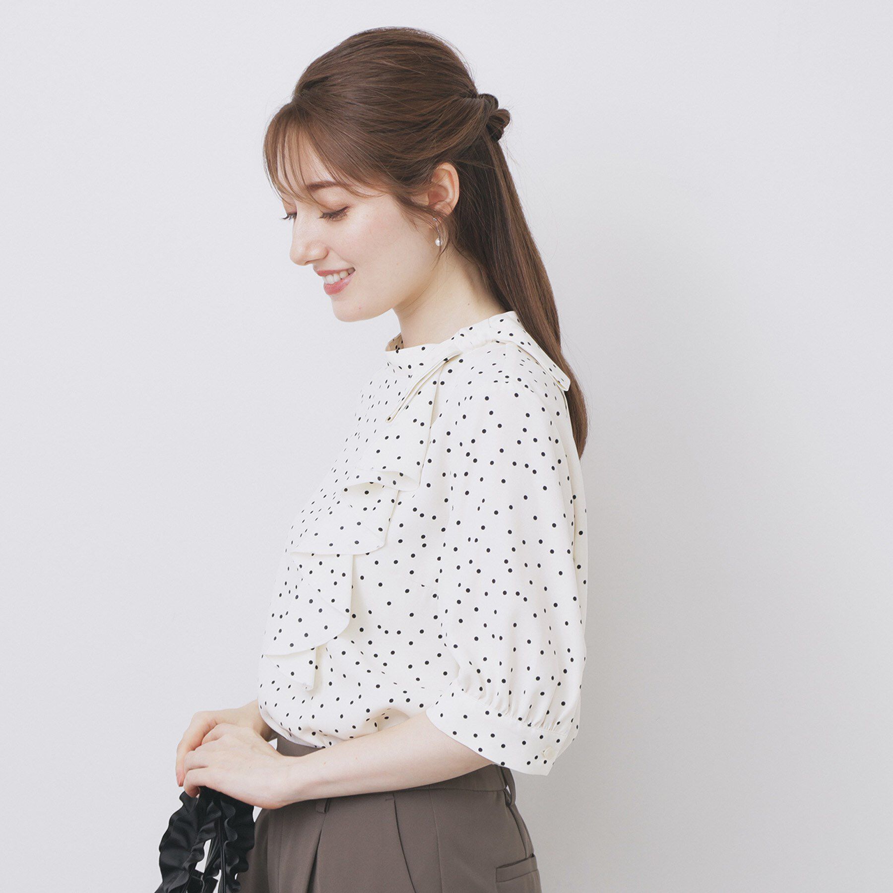 index「ロールカラーアシメフリルリボンブラウス【洗濯機洗い可/イージーアイロン】」|シャツ・ブラウス|