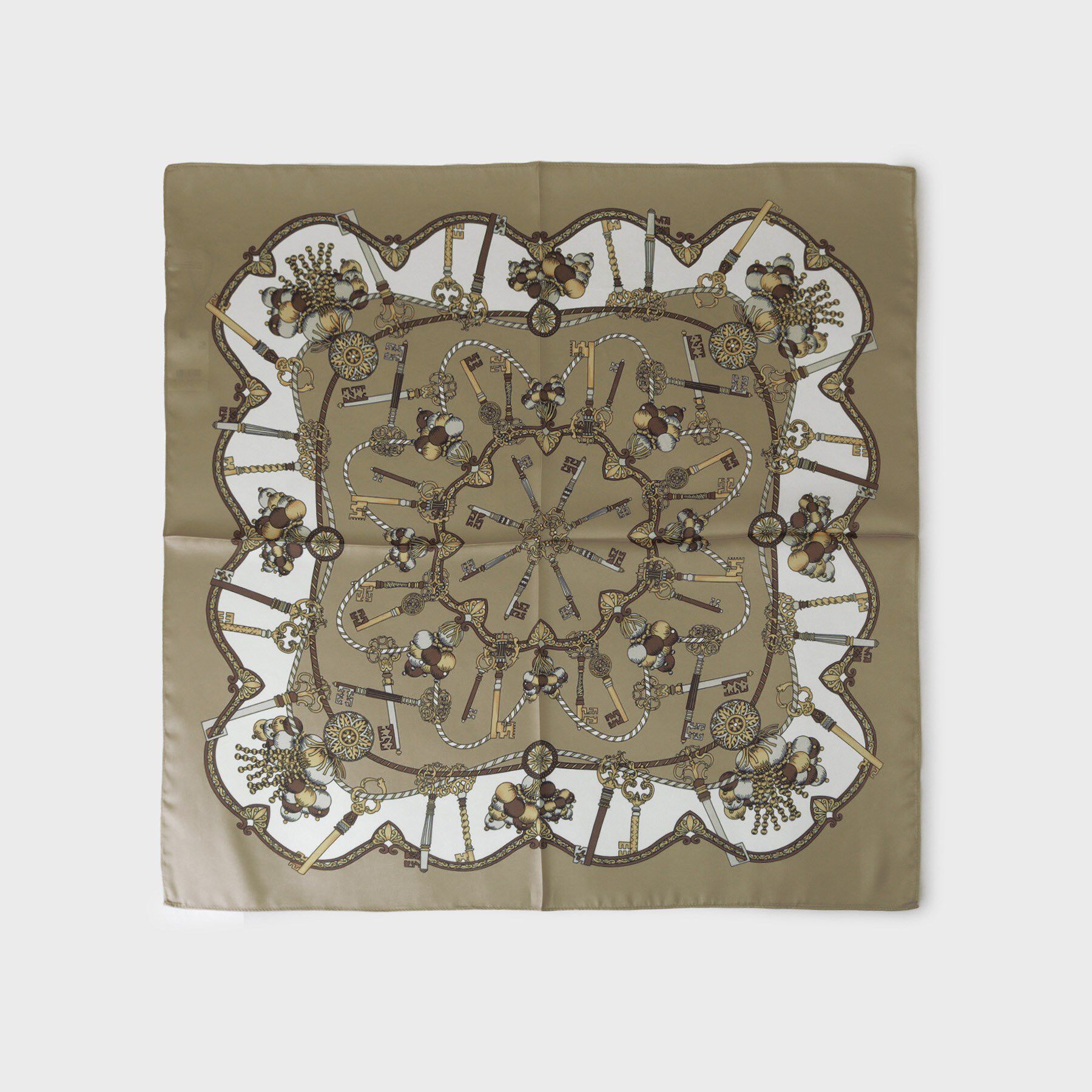 OPAQUE.CLIP「アンティーク柄スクエア大判スカーフ」|バンダナ・スカーフ|