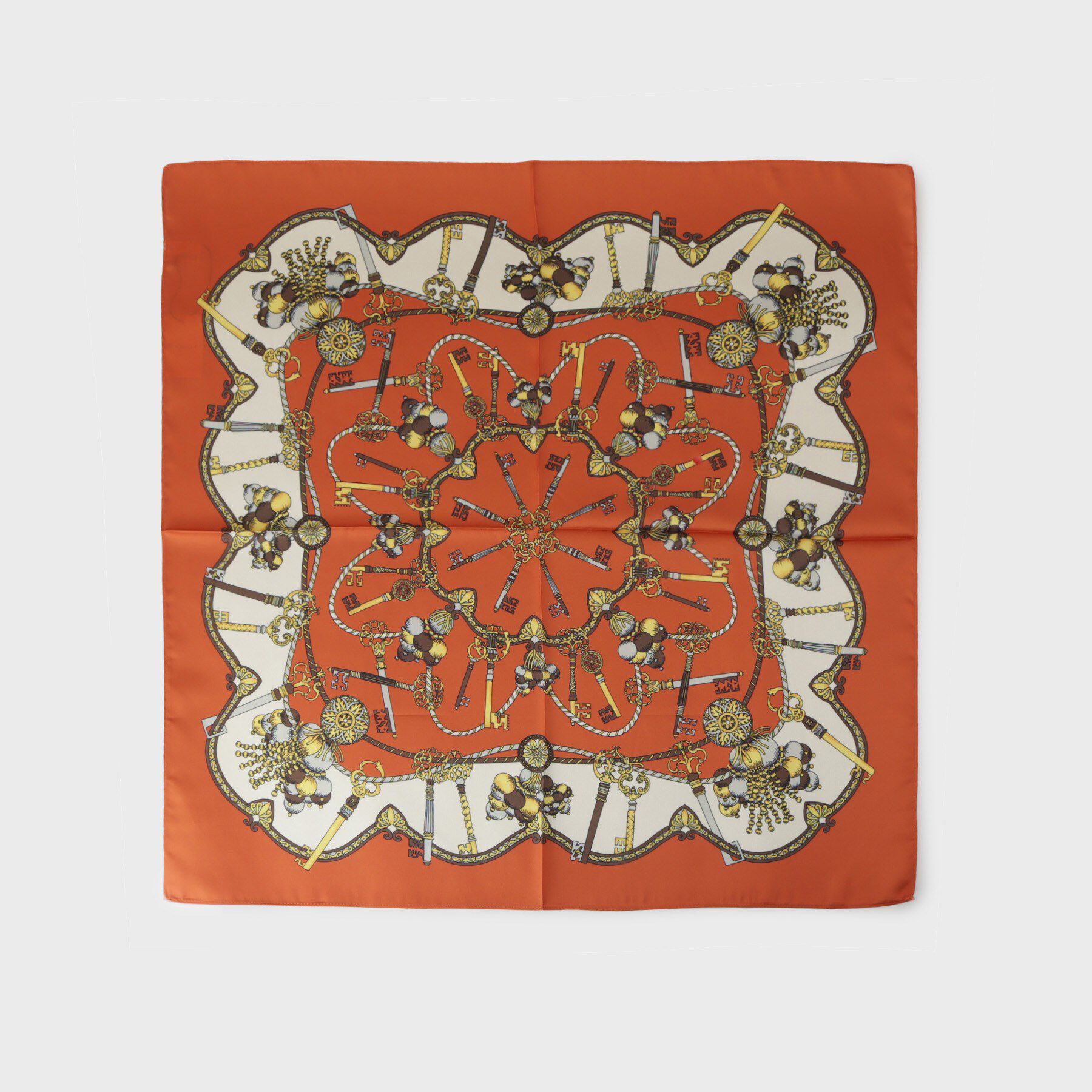 OPAQUE.CLIP「アンティーク柄スクエア大判スカーフ」|バンダナ・スカーフ|オレンジ(067)