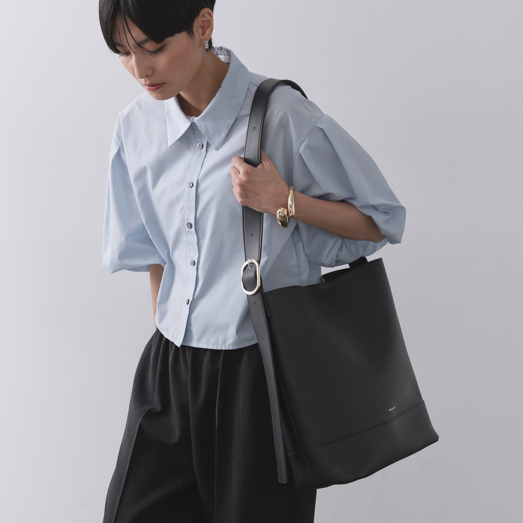 OPAQUE.CLIP「【軽量/A4サイズ対応/通勤対応】スムース合皮ワンショルダーバッグ」|ショルダー・メッセンジャー|