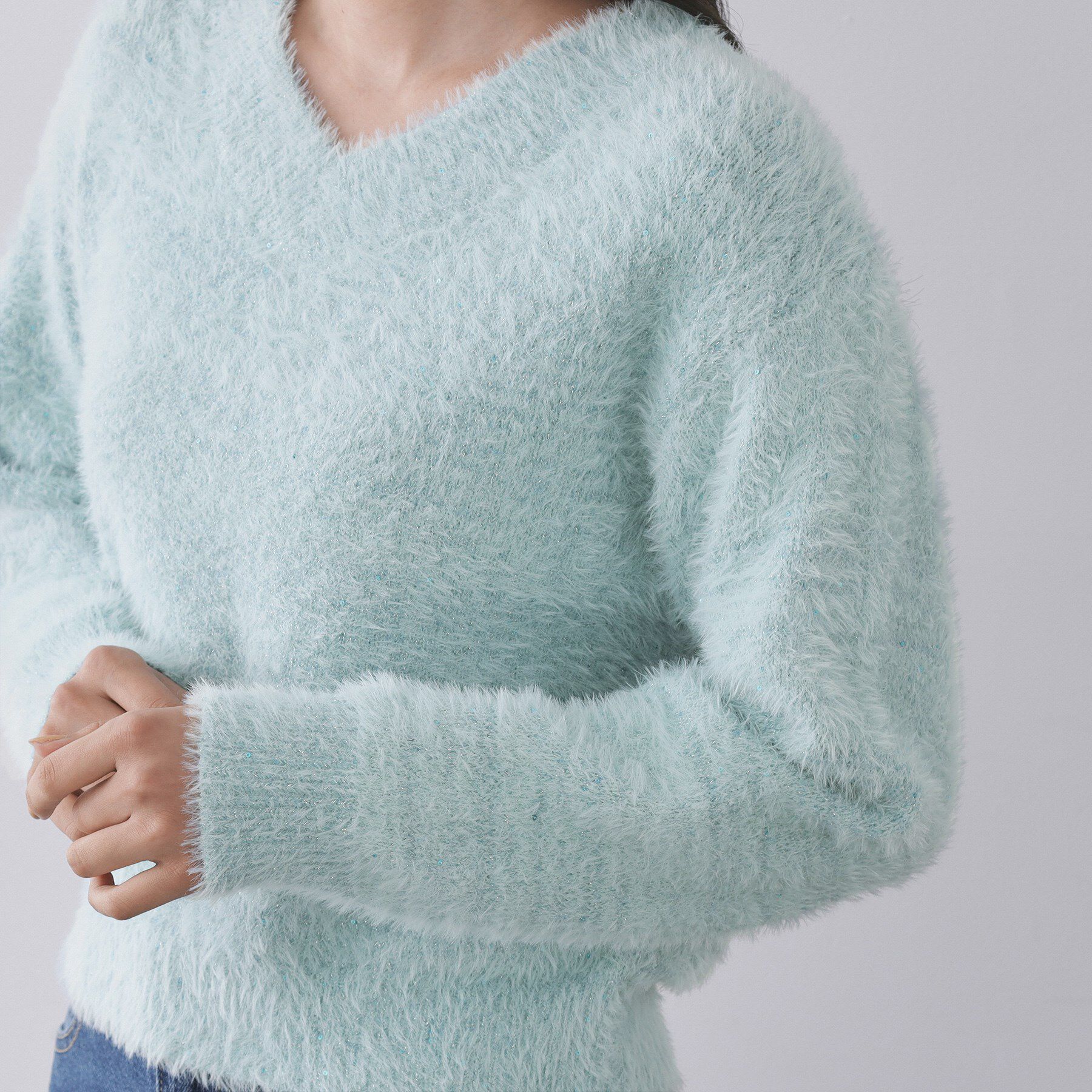 OPAQUE.CLIP「スパンコールフェザーVネックニット【洗濯機OK】」|ニット・セーター|