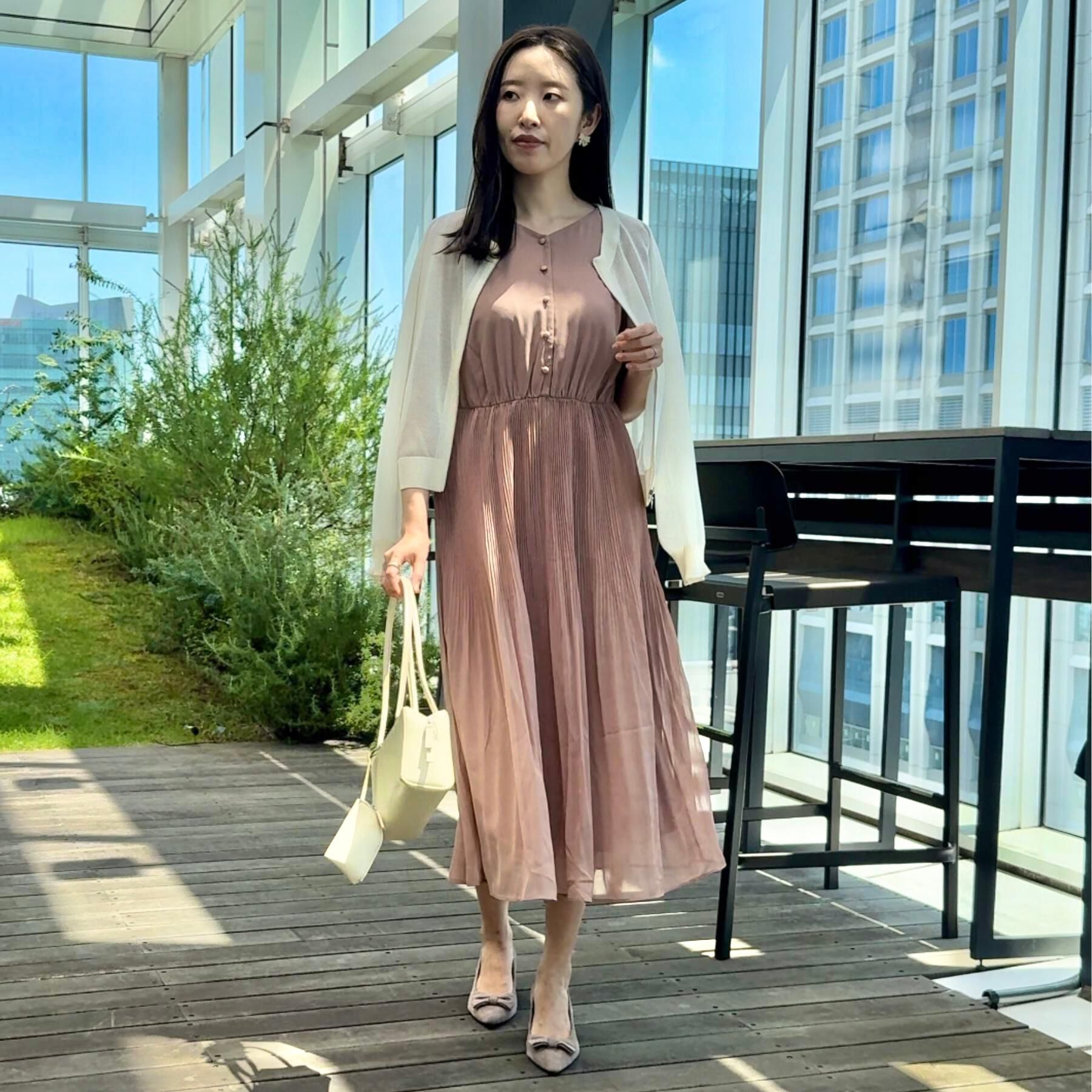 Couture broach「【二の腕カバー・楽ちん・通勤】シフォンプリーツワンピース」|ワンピース|