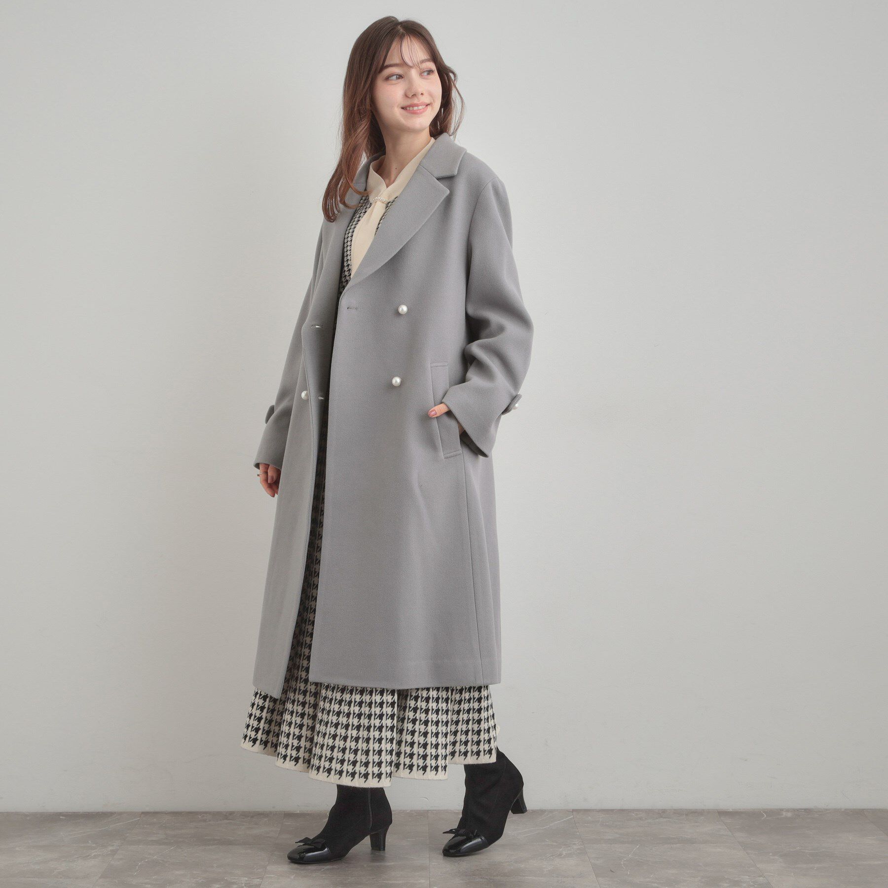 Couture broach「【大人上品・ベルト付き】パール調釦チェスターコート」|チェスターコート|