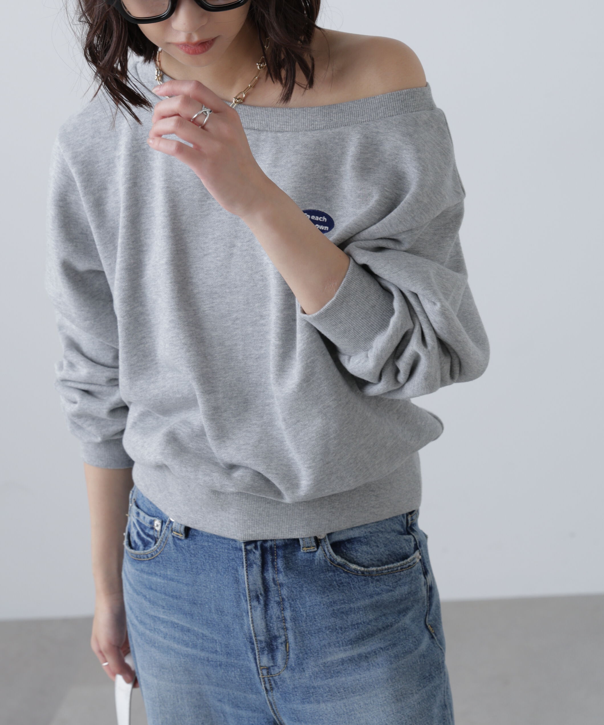  「オフショルワンポイント刺繍スウェット」|Tシャツ・カットソー|