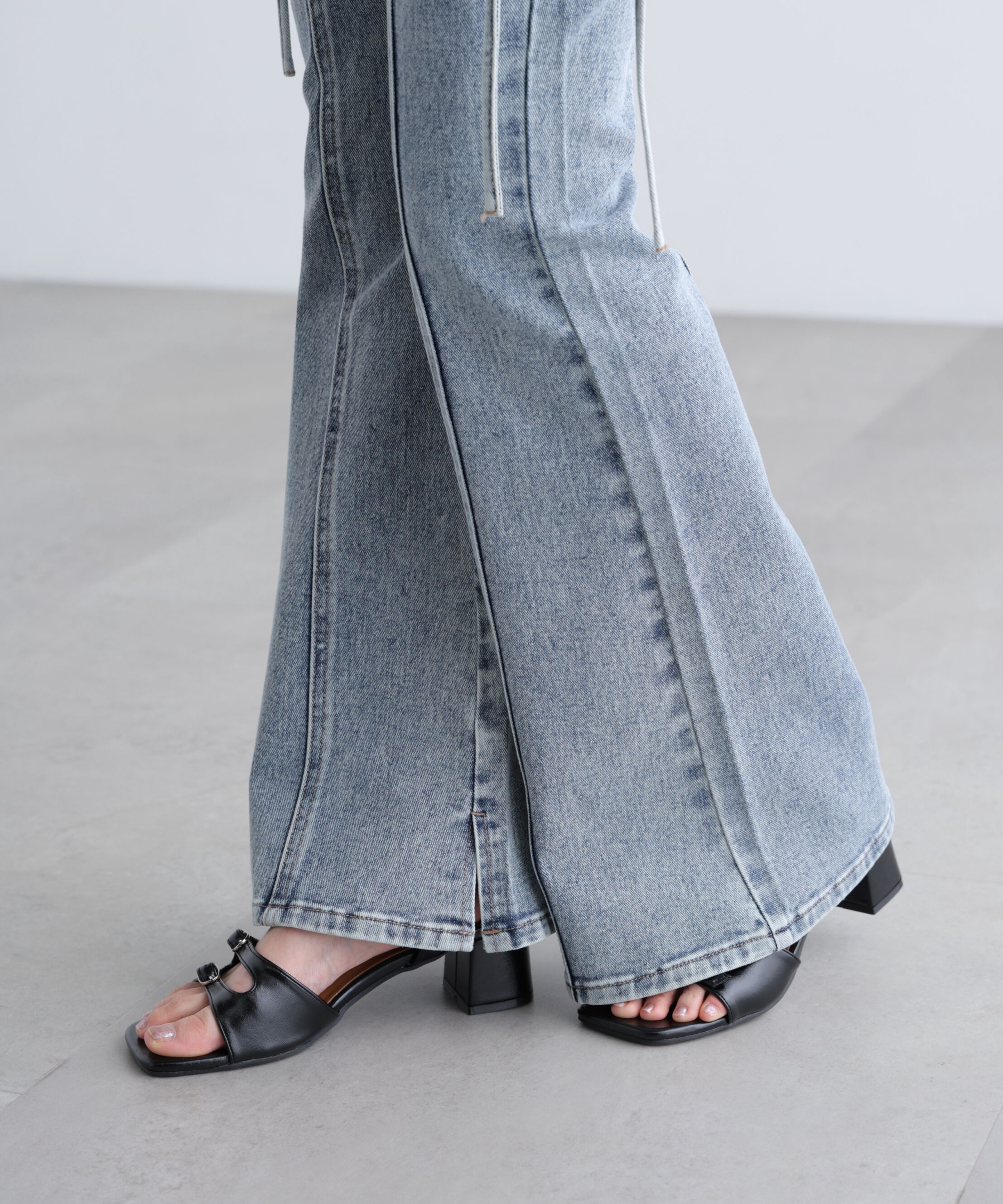  「[低身長サイズ/Sシリーズ]サイドカットフレアデニムパンツ」|その他|