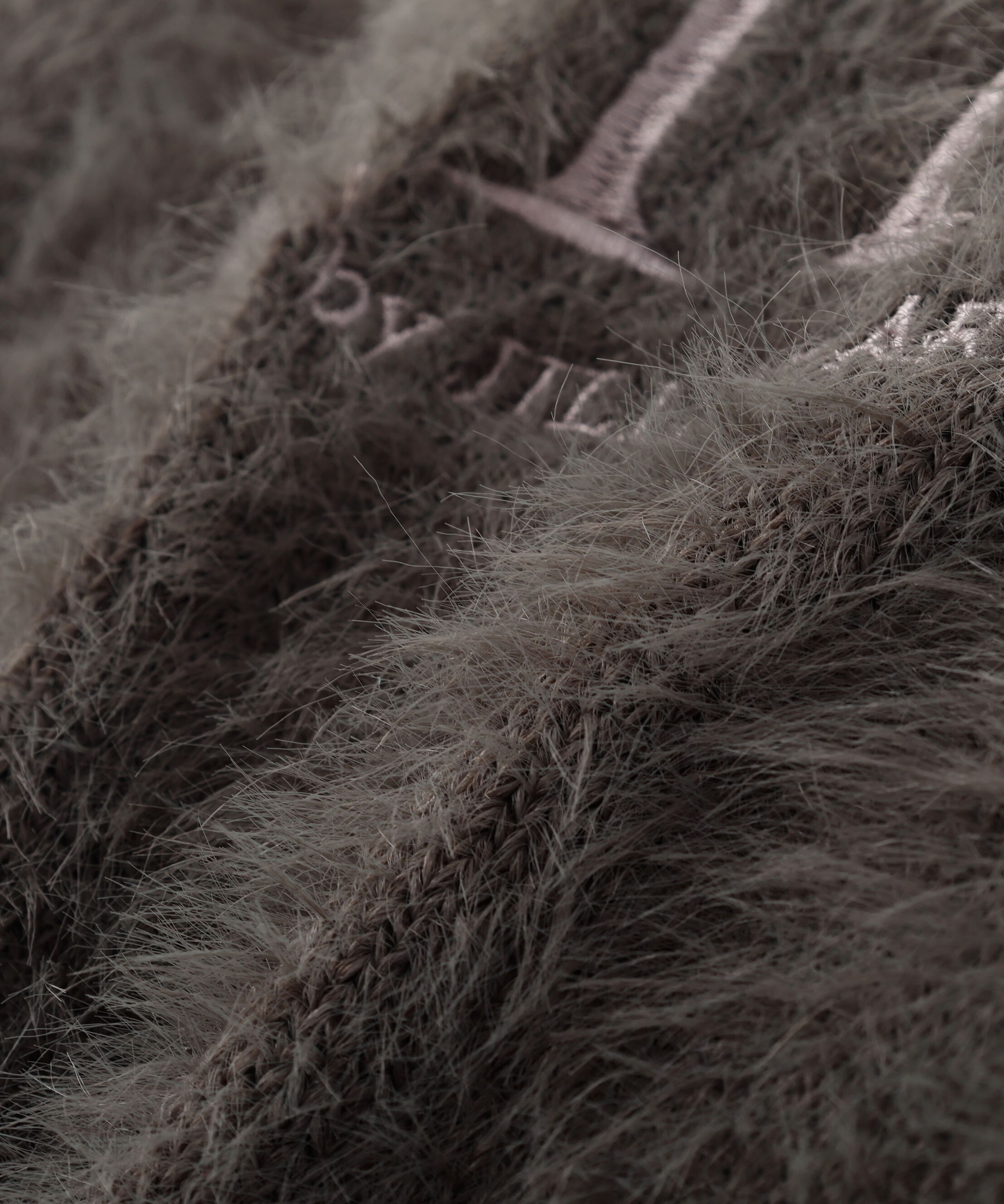  「ロゴ刺繍シャギーニット」|ニット・セーター|