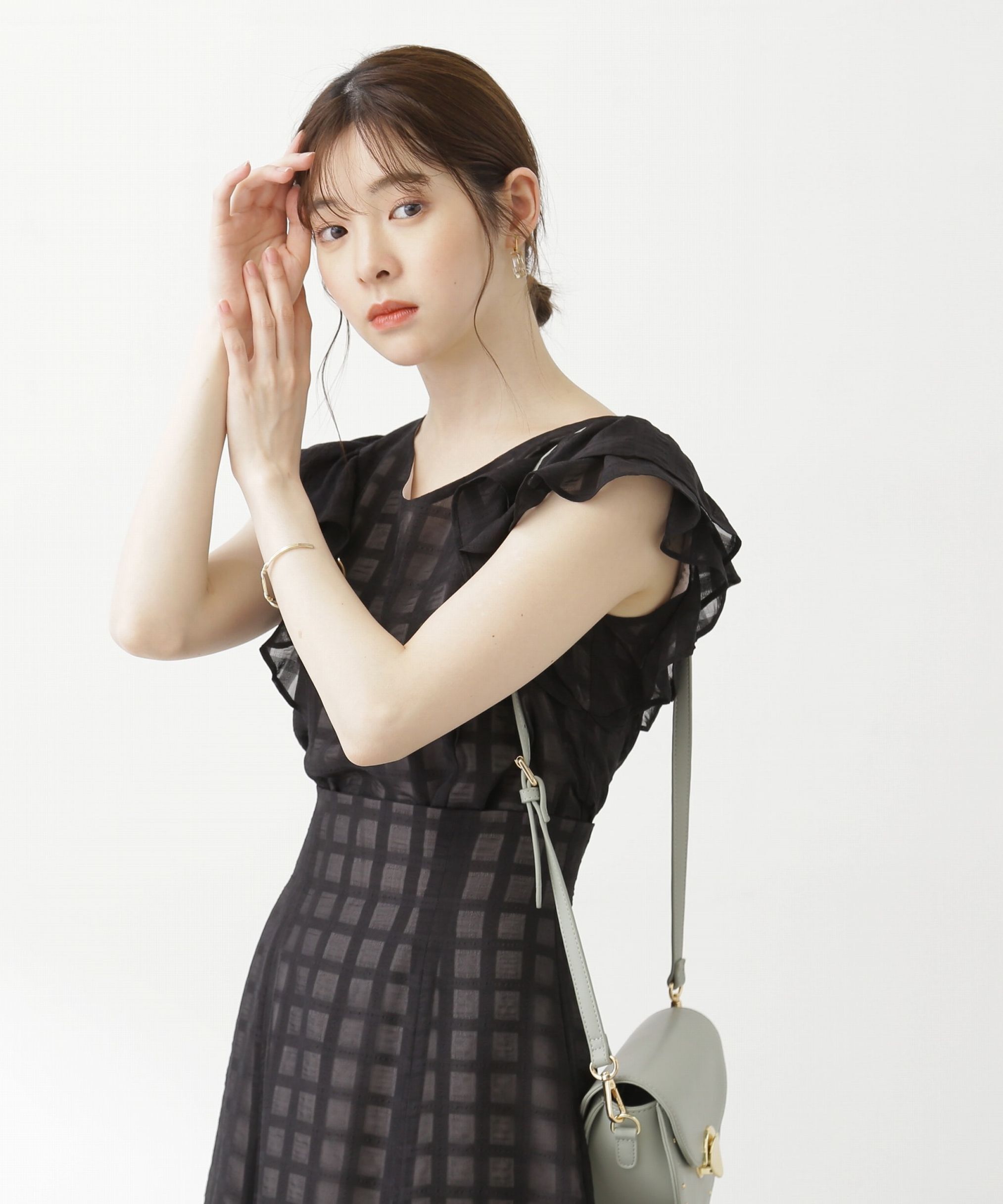 PROPORTION BODY DRESSING「ﾓﾉﾄｰﾝｼｱｰﾁｪｯｸﾗｯﾌﾙﾌﾞﾗｳｽ WEB限定ｶﾗｰ:ﾌﾞﾗｯｸ&times;」|シャツ・ブラウス|ブラック&times;ブラ