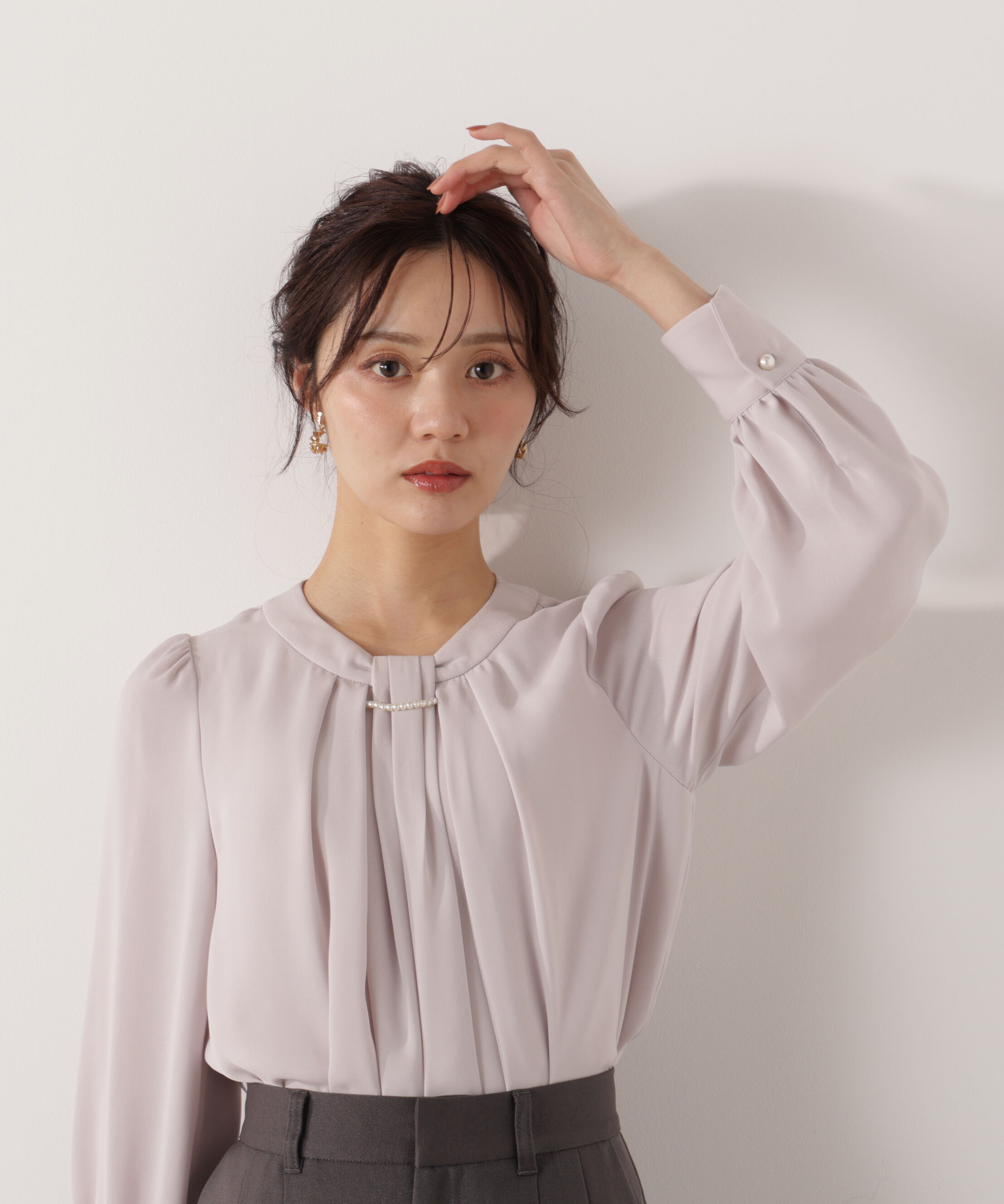 PROPORTION BODY DRESSING「パール付きベーシックブラウス 26SS」|シャツ・ブラウス|