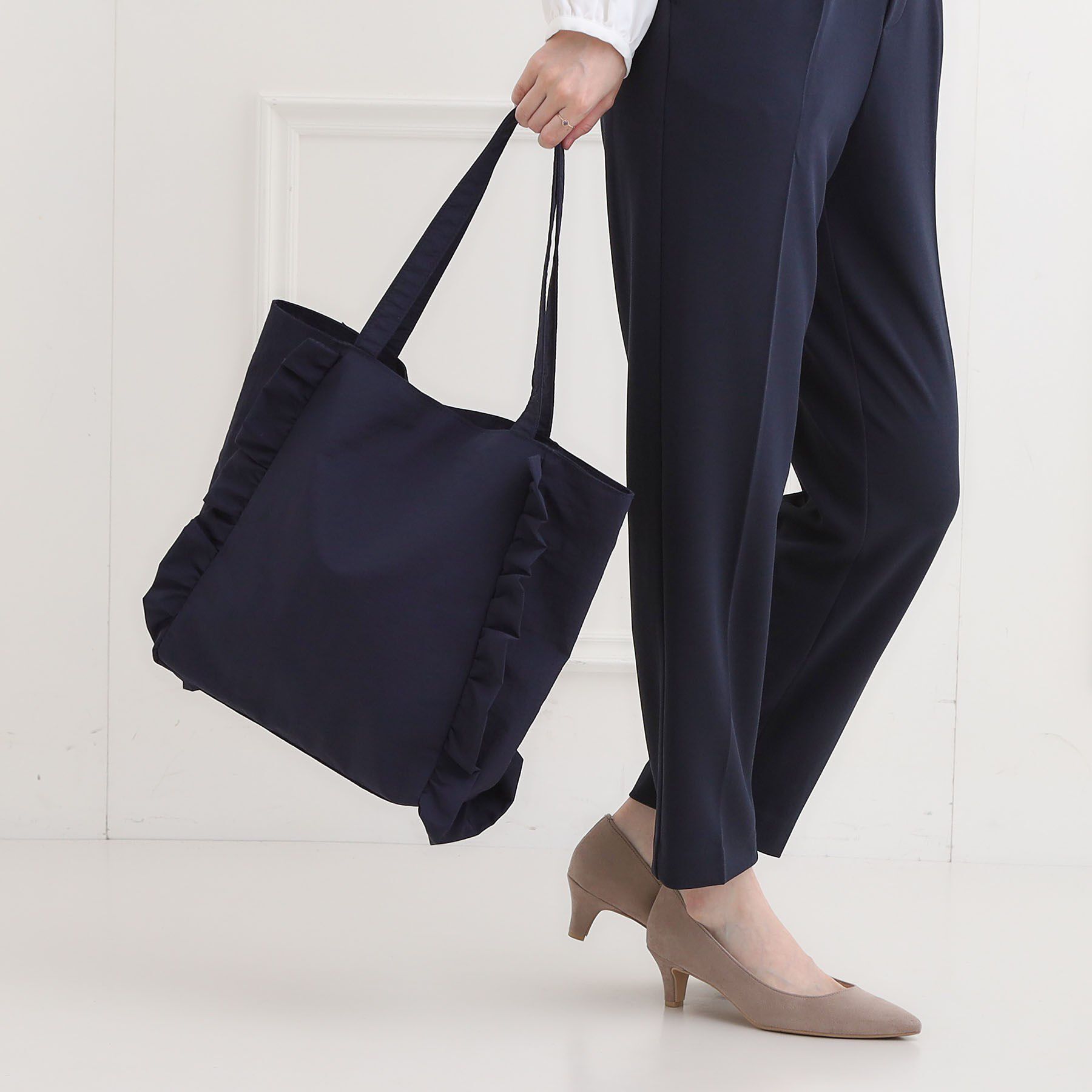 SHOO･LA･RUE「【セレモニー】フリルトートバッグ」|トートバッグ|ネイビー(094)