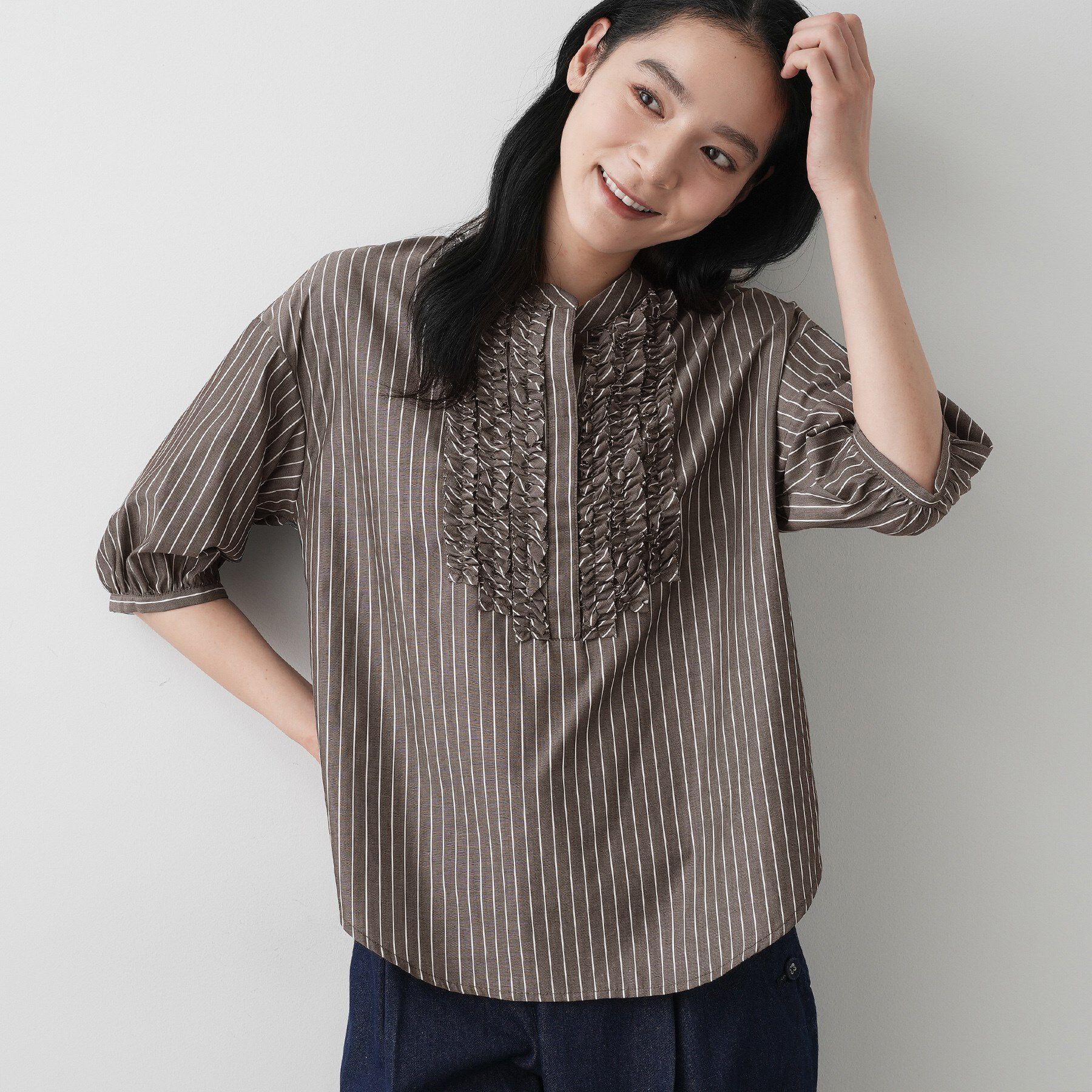 Dessin「【洗える】フリルバンドカラー五分袖ブラウス」|シャツ・ブラウス|