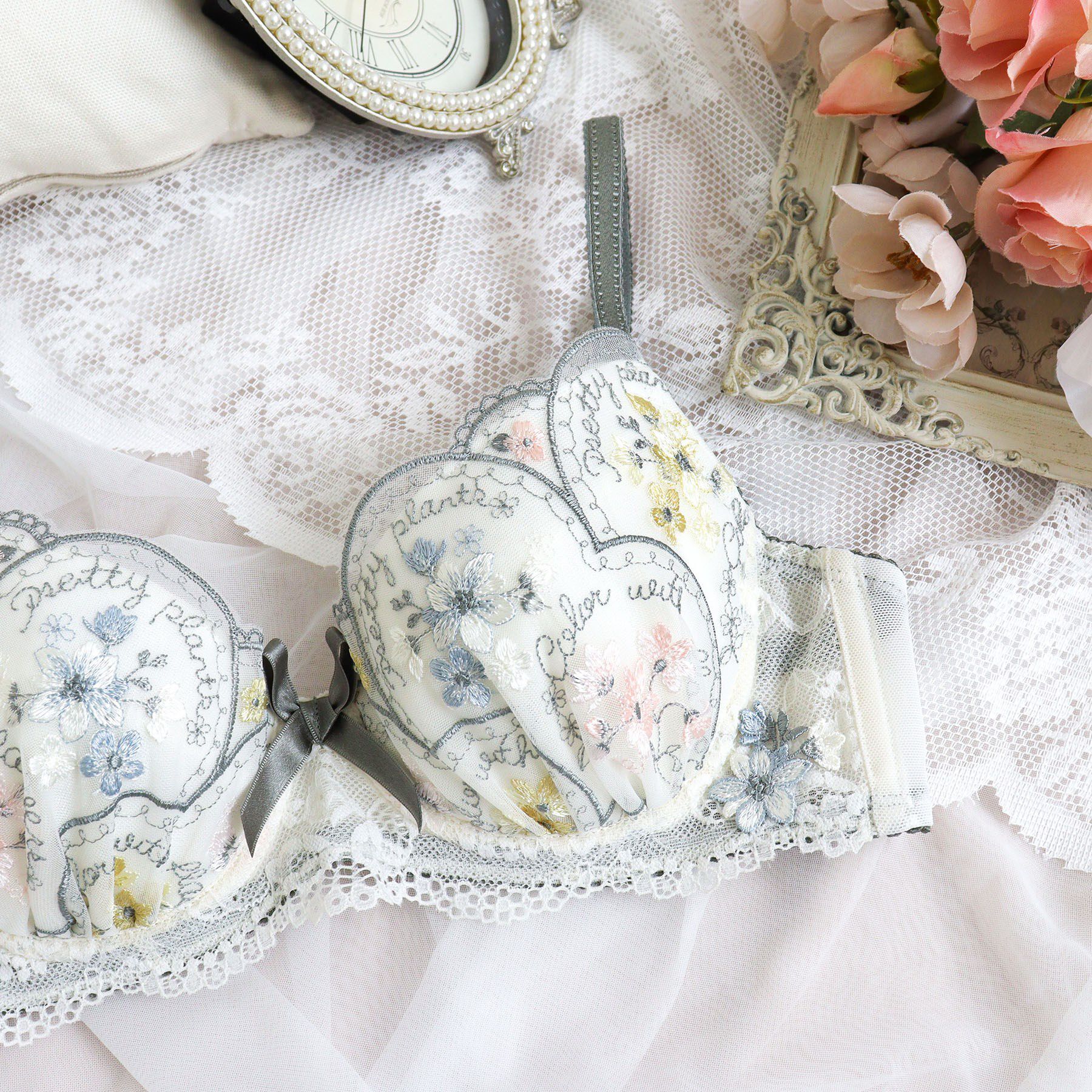 Risa Magli「フェリーチェ ブラジャー （B-C） ＜サイドシェイプ＞」|インナー|