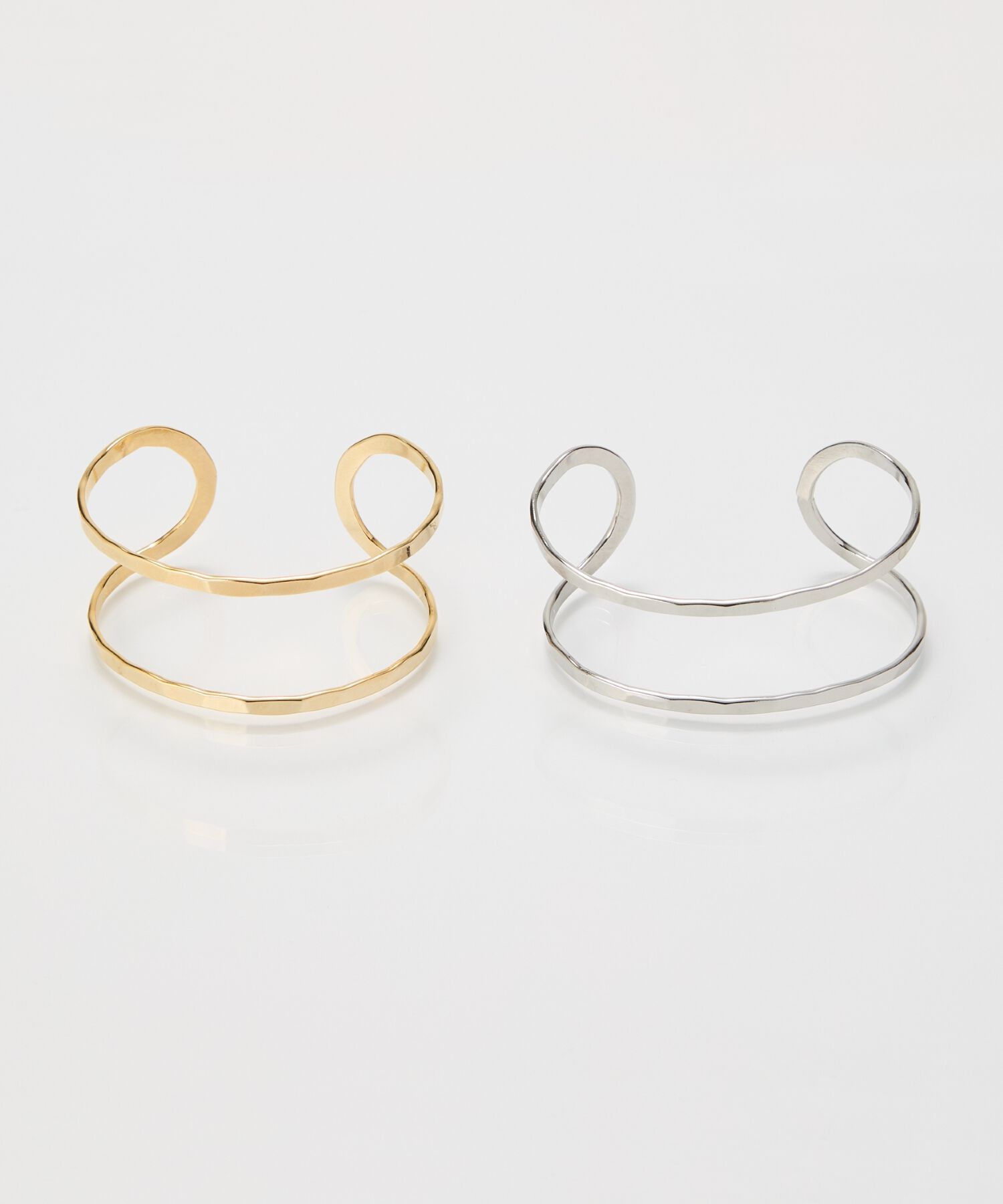 Phoebe「【金属アレルギー対応】2ラインテクスチャーワイドカフバングル　シルバー/ニッケルフリー」|ブレスレット・バングル|