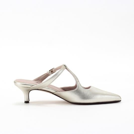 銀座かねまつ「LSDT2552METPLT 【本革】トライアングルストラップミュール」|サンダル|