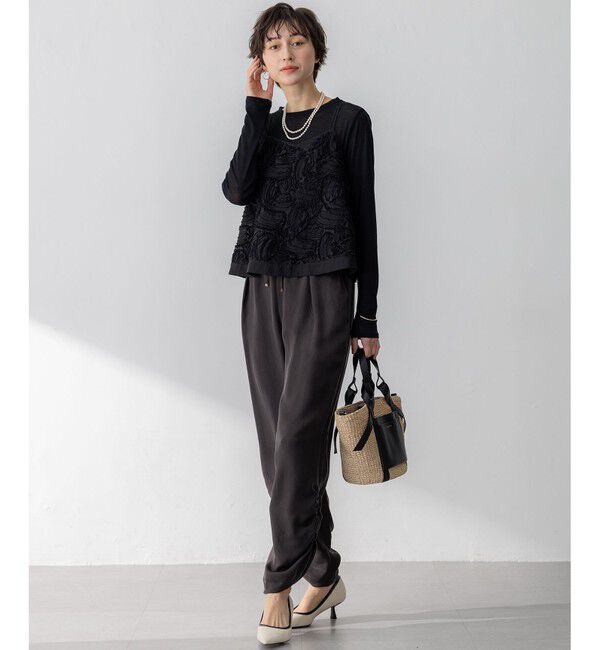 23区「【好評につき追加生産/洗える】リボンエンブロイダリー キャミソール」|シャツ・ブラウス|