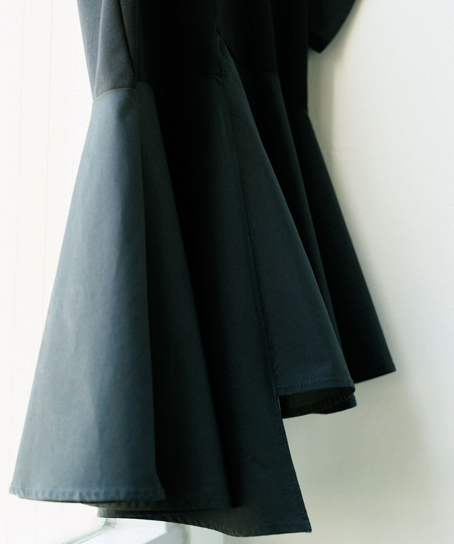 ADAM ET ROPE'「【再入荷・WEB限定・洗える】フリルペプラムカットソー」|Tシャツ・カットソー|