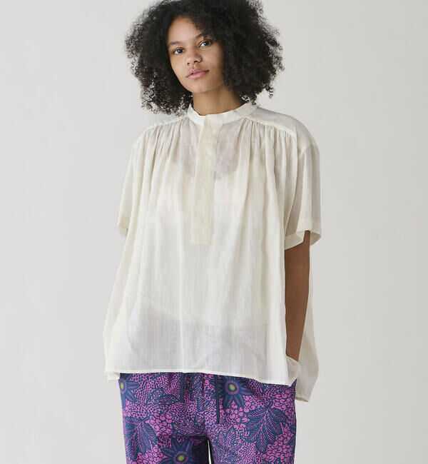 LE GLAZIK「LE GLAZIK | ラミー スタンドカラープルオーバーシャツ WOMEN」|シャツ・ブラウス|