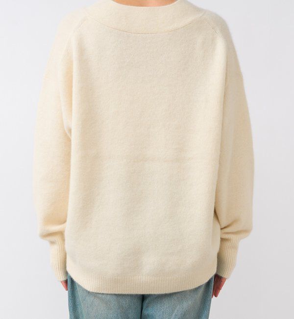  「【華やかな印象に】ヘアリーヤーン深Vネックニット」|ニット・セーター|