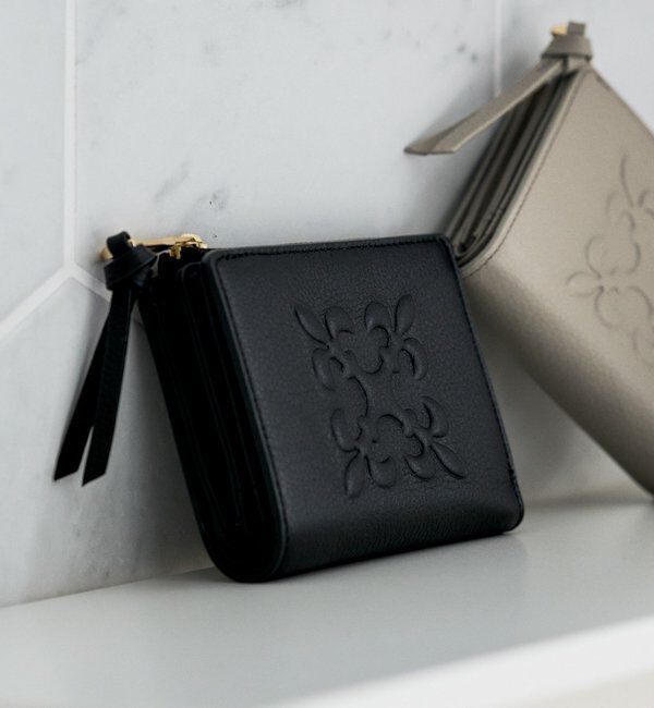  「エンボスモノグラムハーフウォレット」|財布|ブラック