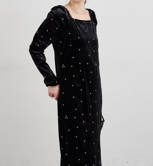  「ベロア刺繍ワンピース」|ワンピース|