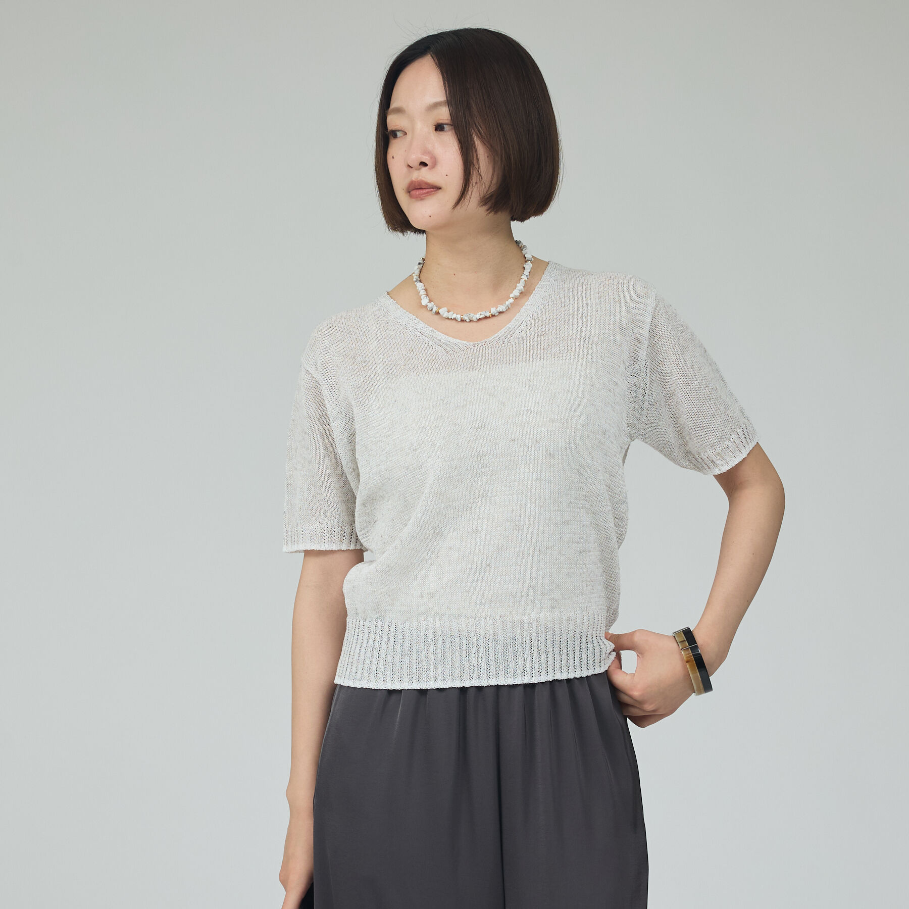 qualite「カラーポリリネンVネックニット【予約】」|ニット・セーター|