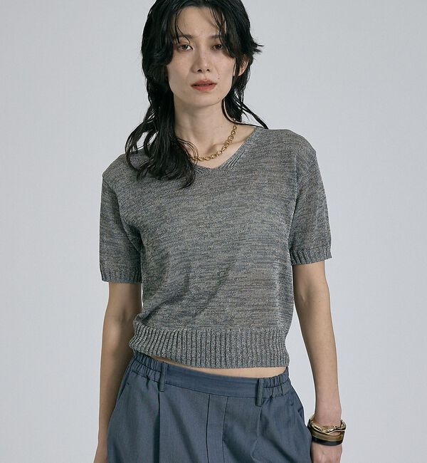 qualite「カラーポリリネンVネックニット【予約】」|ニット・セーター|チャコールグレー